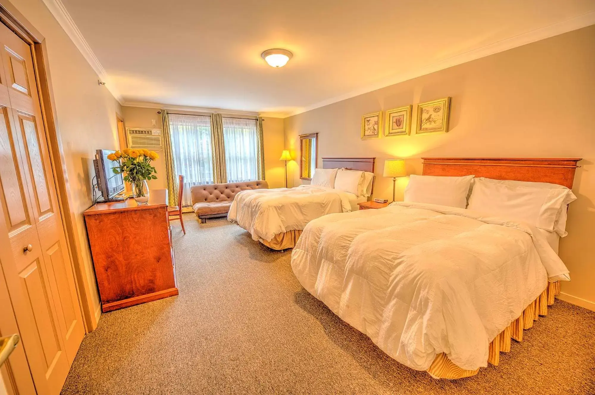 Standard Double Room with Two Double Beds in The Sonata Inn Standard Double Room with Two Double Beds in The Sonata Inn