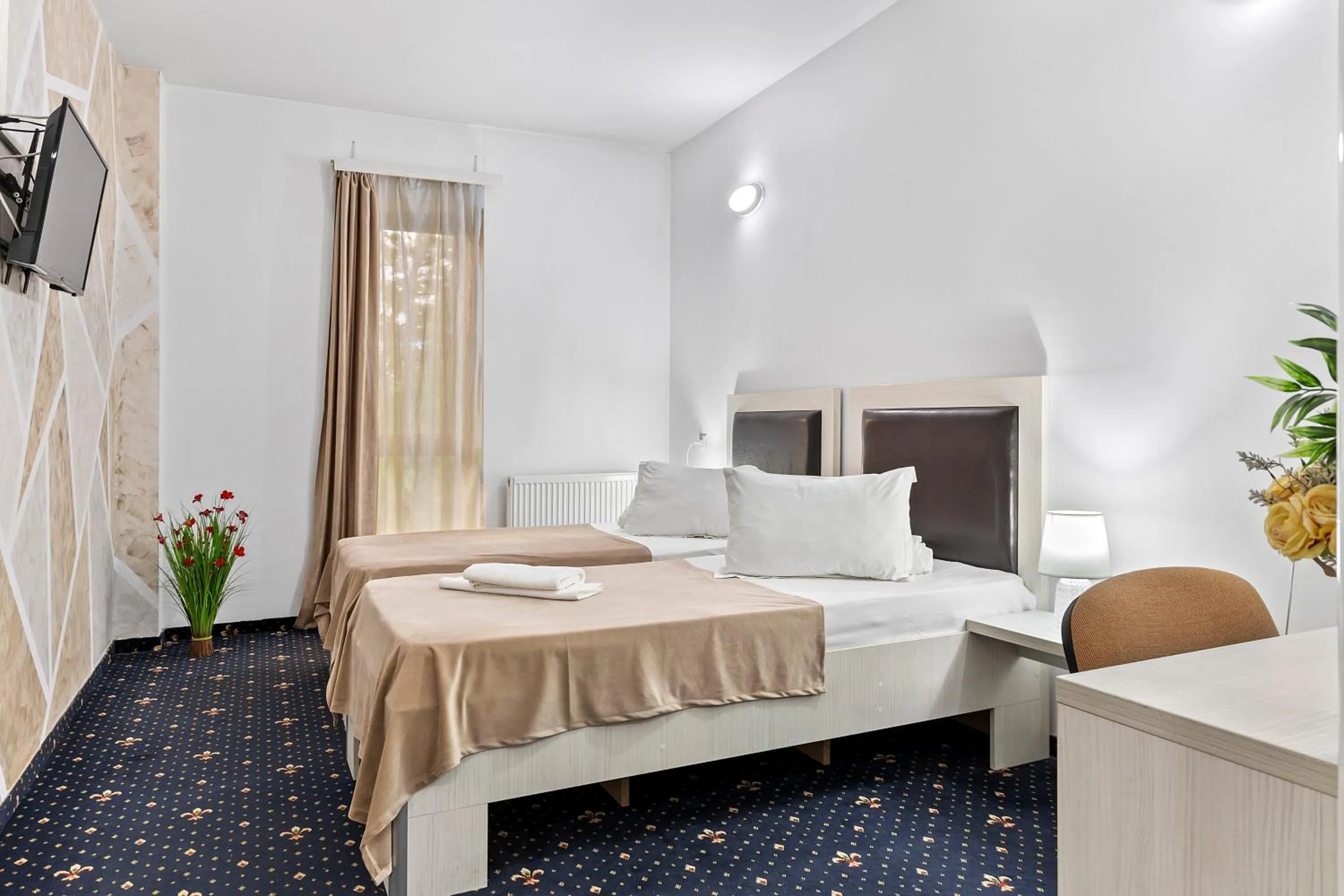 Bed in Hotel Charter Otopeni