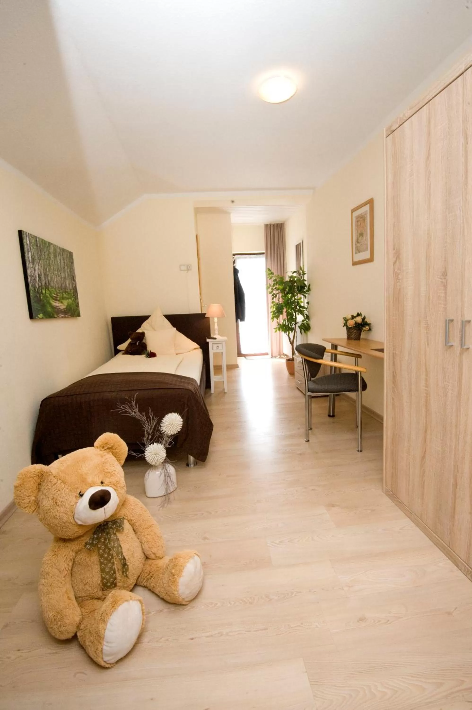 Bed in Hotel Garni Zum Grünen Baum