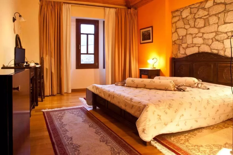 Bed in Hotel Kynaitha