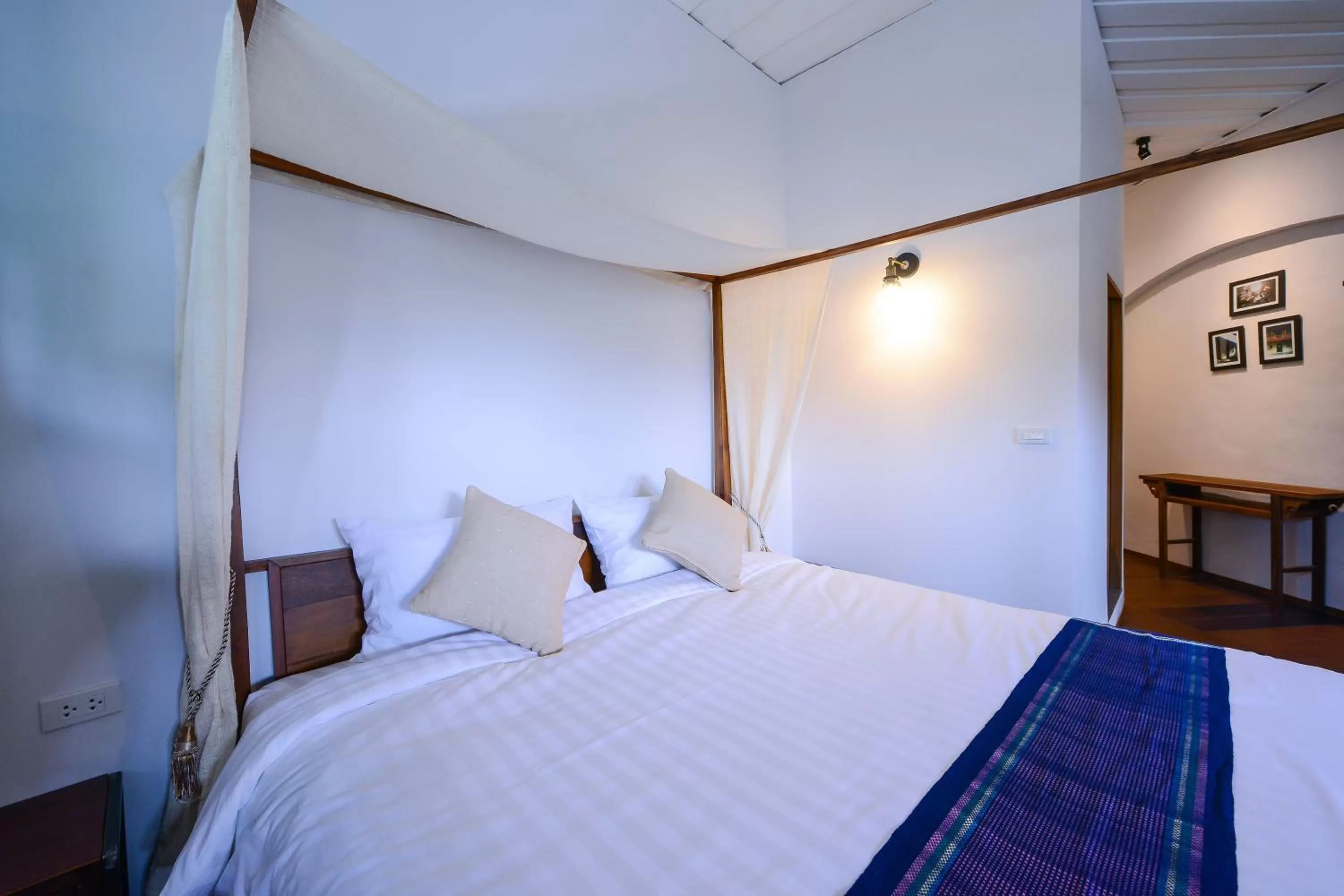 Bed in Neighbor Phuthon