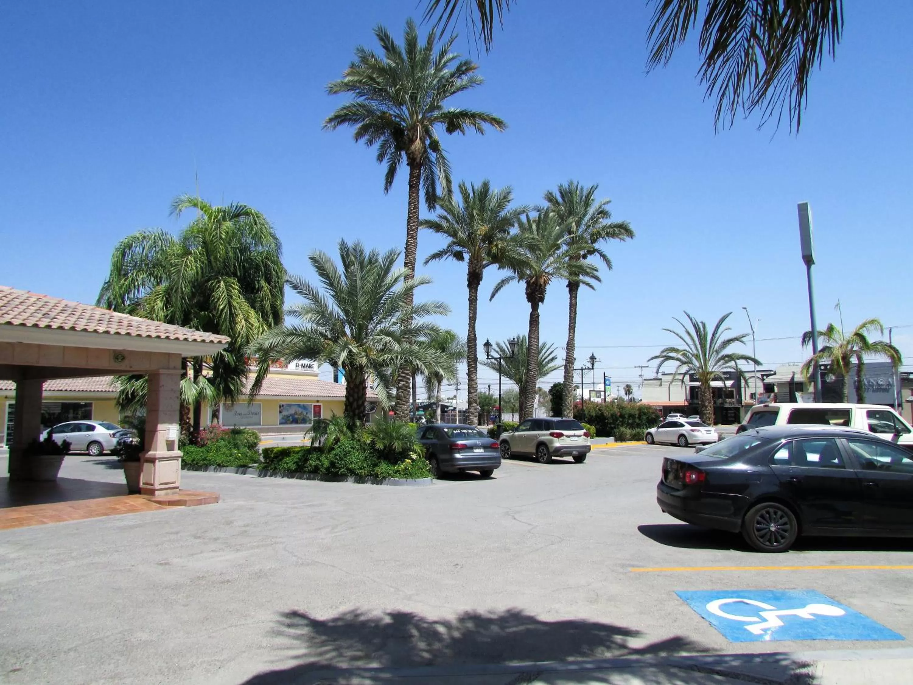 Parking in Best Western Hotel Posada Del Rio Express