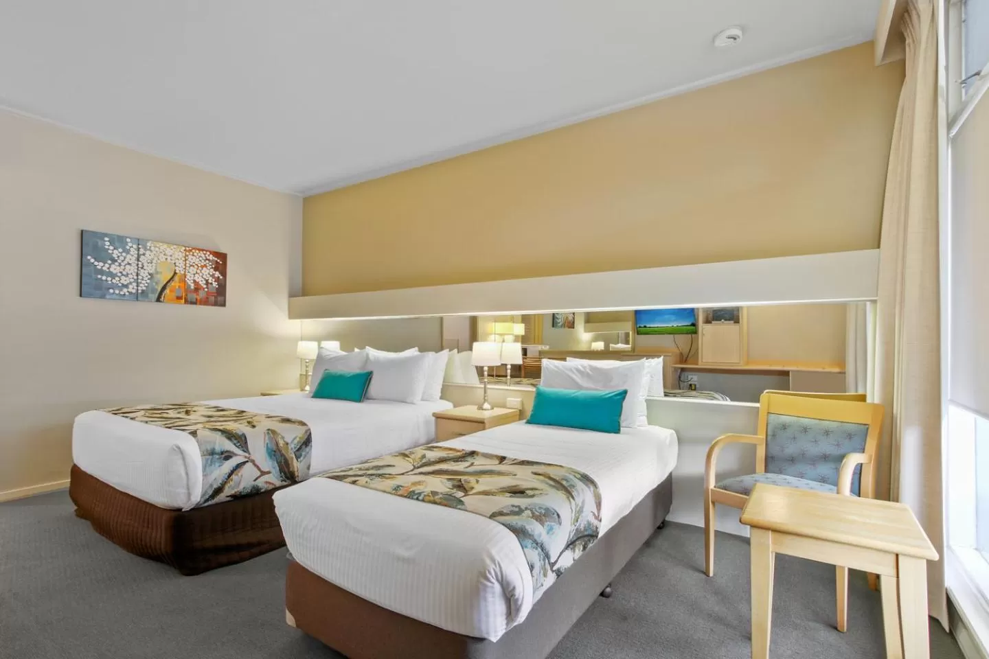 Bed in Comfort Inn & Suites Lakes Entrance