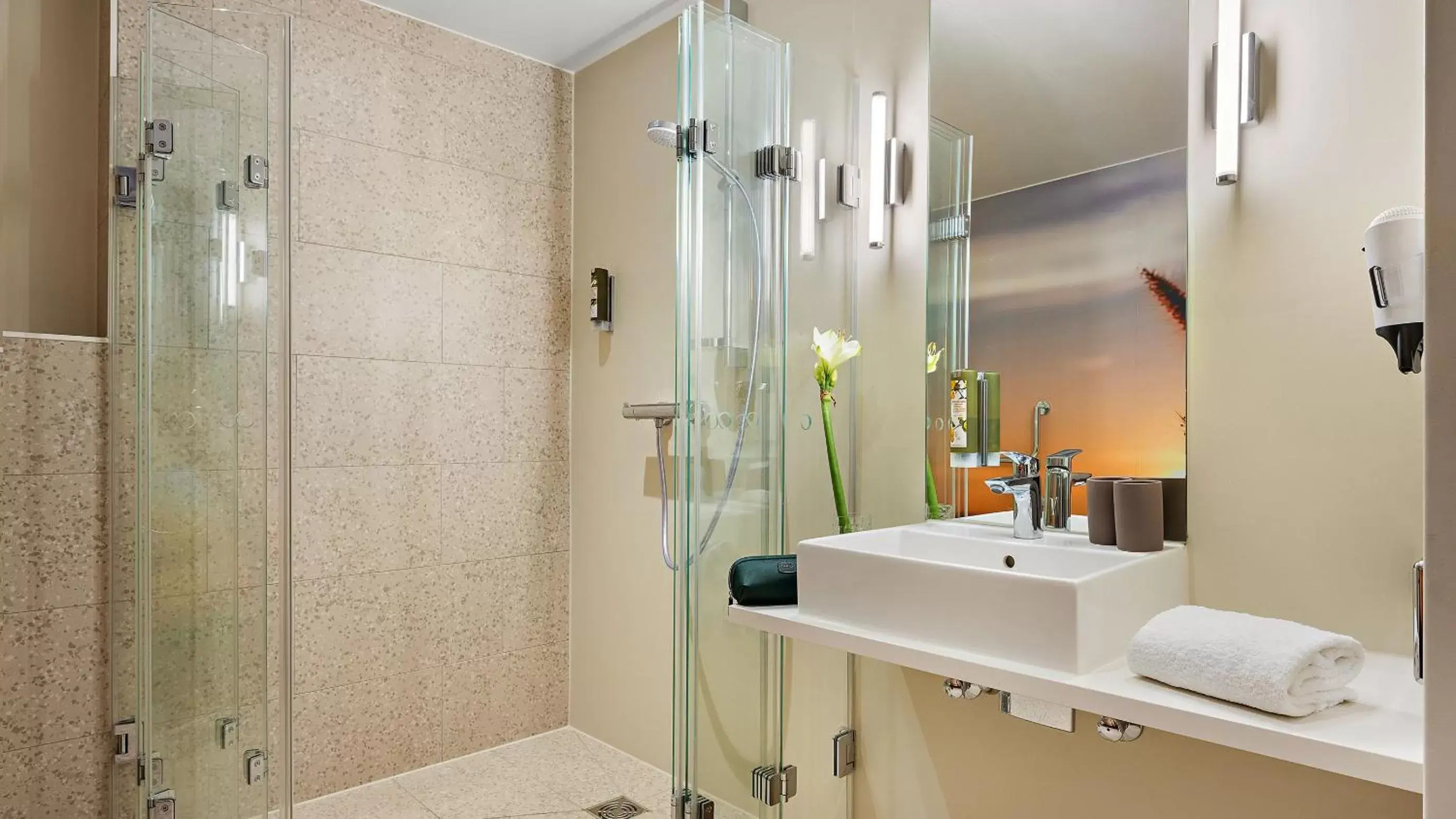 Double Room - Disability Access in Hey Lou Hotel Karlsruhe Messe Double Room - Disability Access in Hey Lou Hotel Karlsruhe Messe