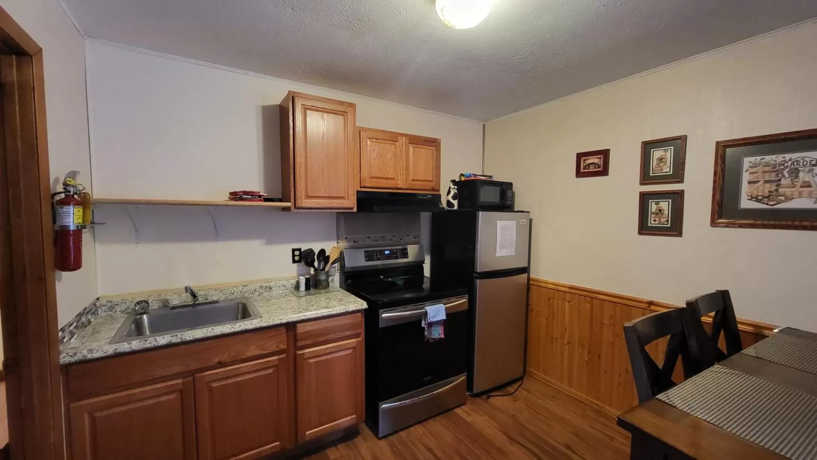 Kitchen or kitchenette in Hunter's Friend Resort near Silver Dollar City