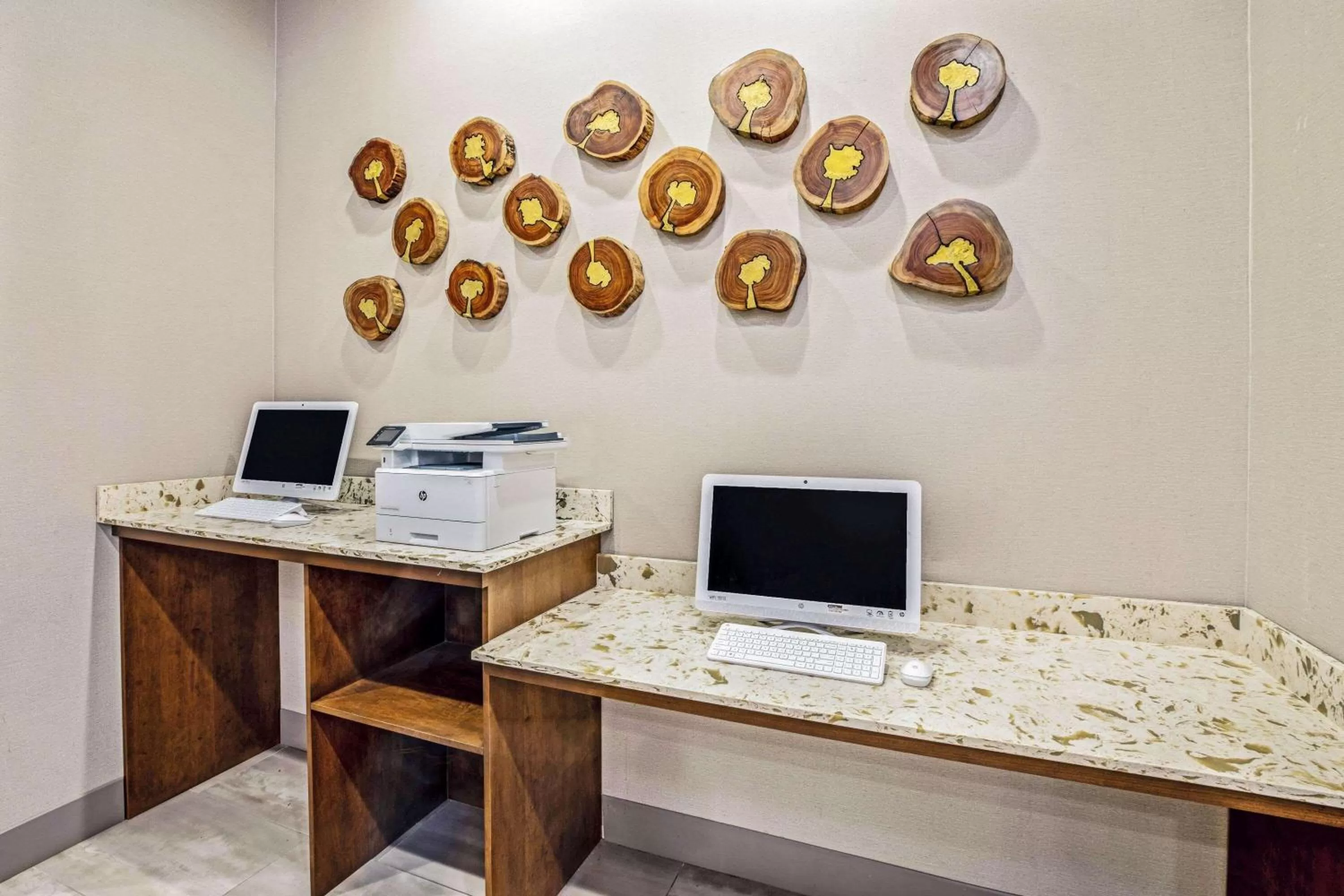 Restaurant/places to eat in La Quinta by Wyndham Waco Baylor Downtown