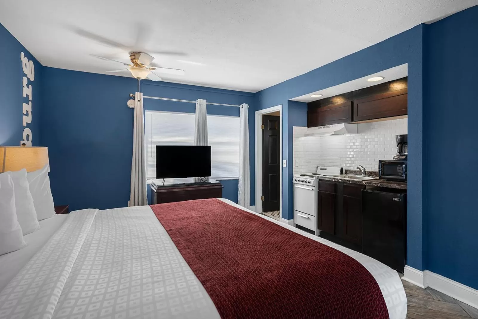 Bed in Avalon Hotel Downtown St. Petersburg