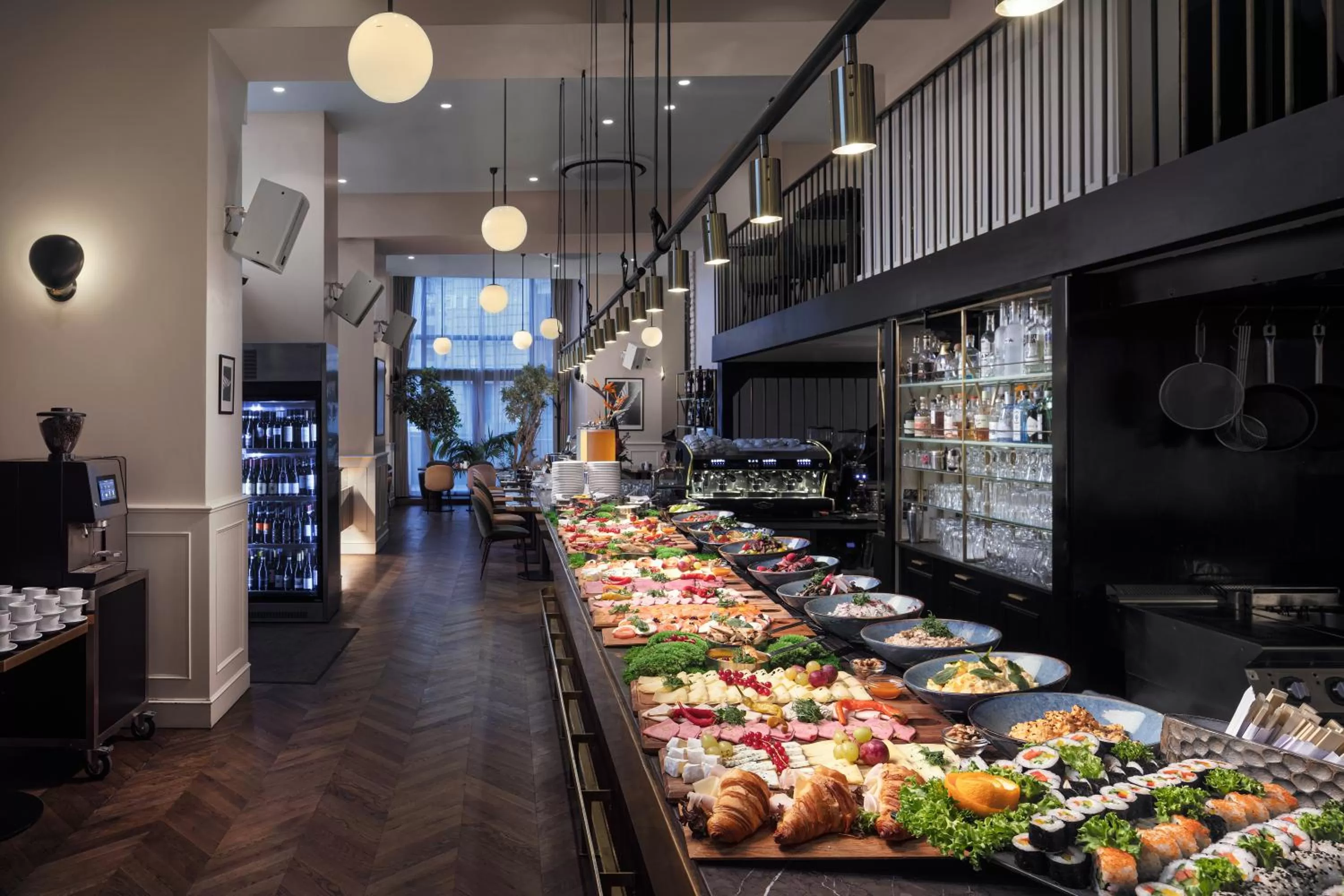 Buffet breakfast in Hotel KINGS COURT