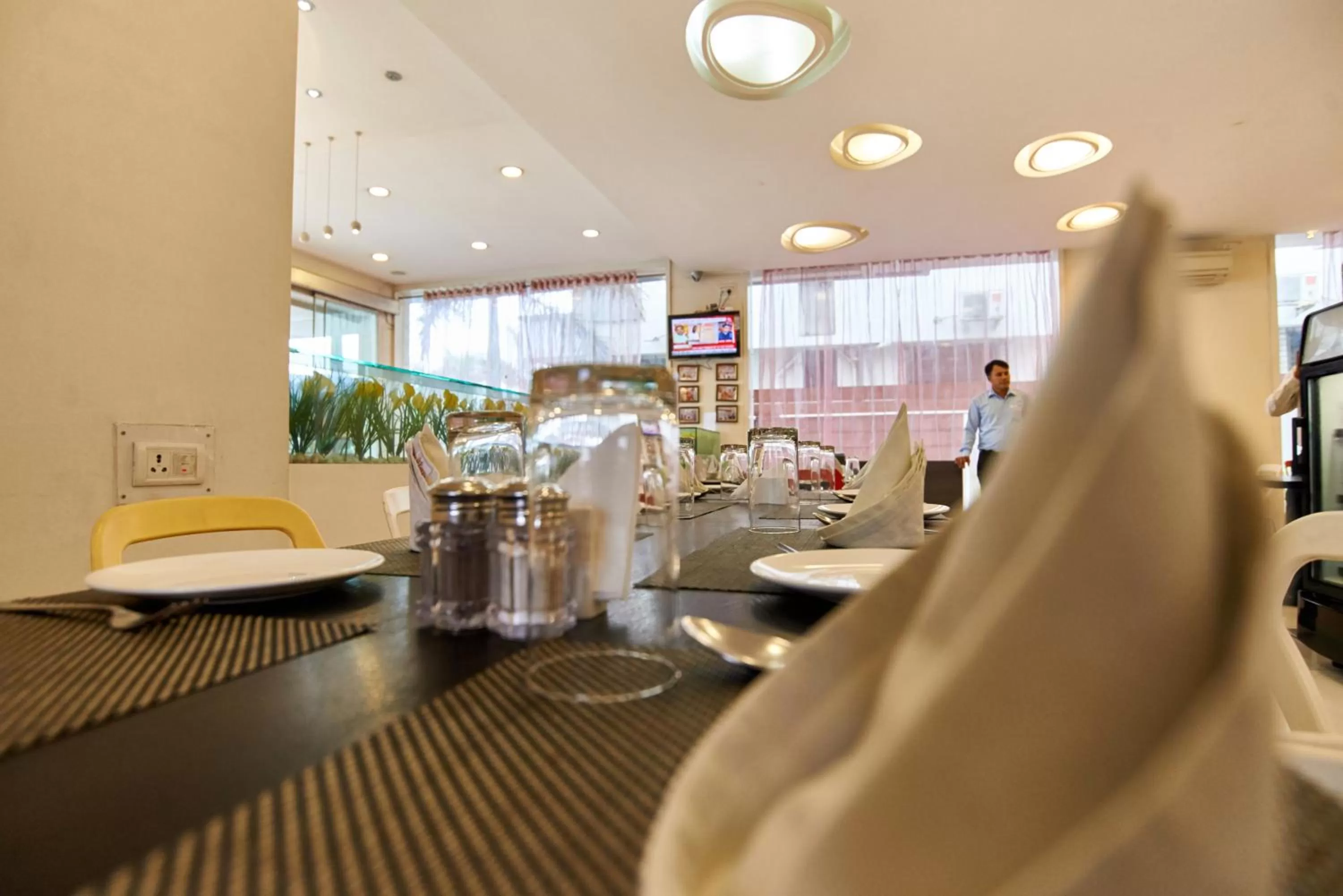 Restaurant/places to eat in Hotel Sai Mahal