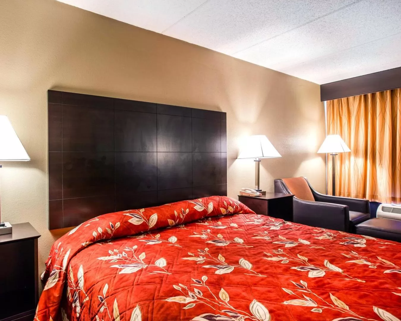 King Room - Smoking  in Econo Lodge Atlanta College Park