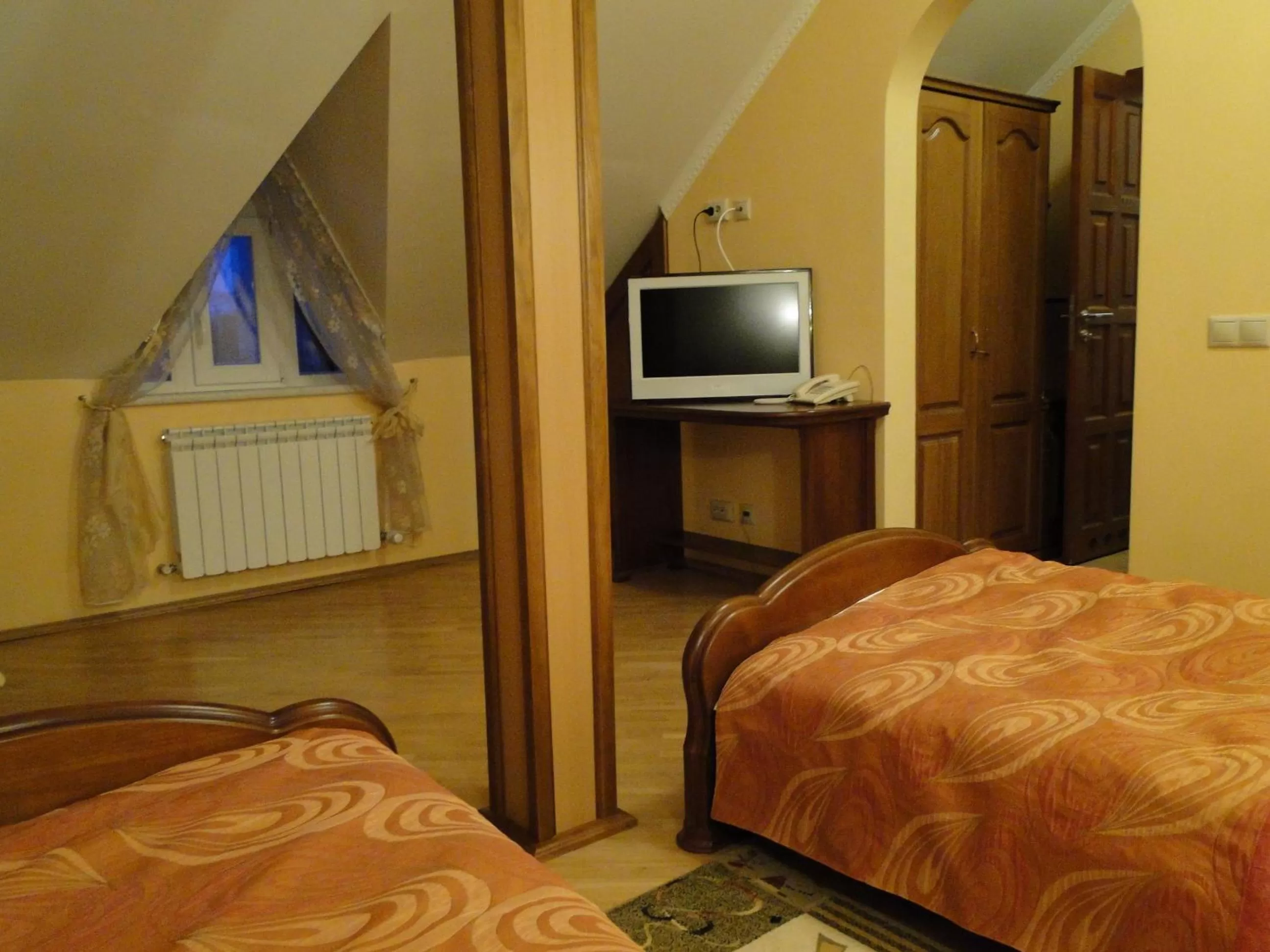 Decorative detail, Bed in Red Stone