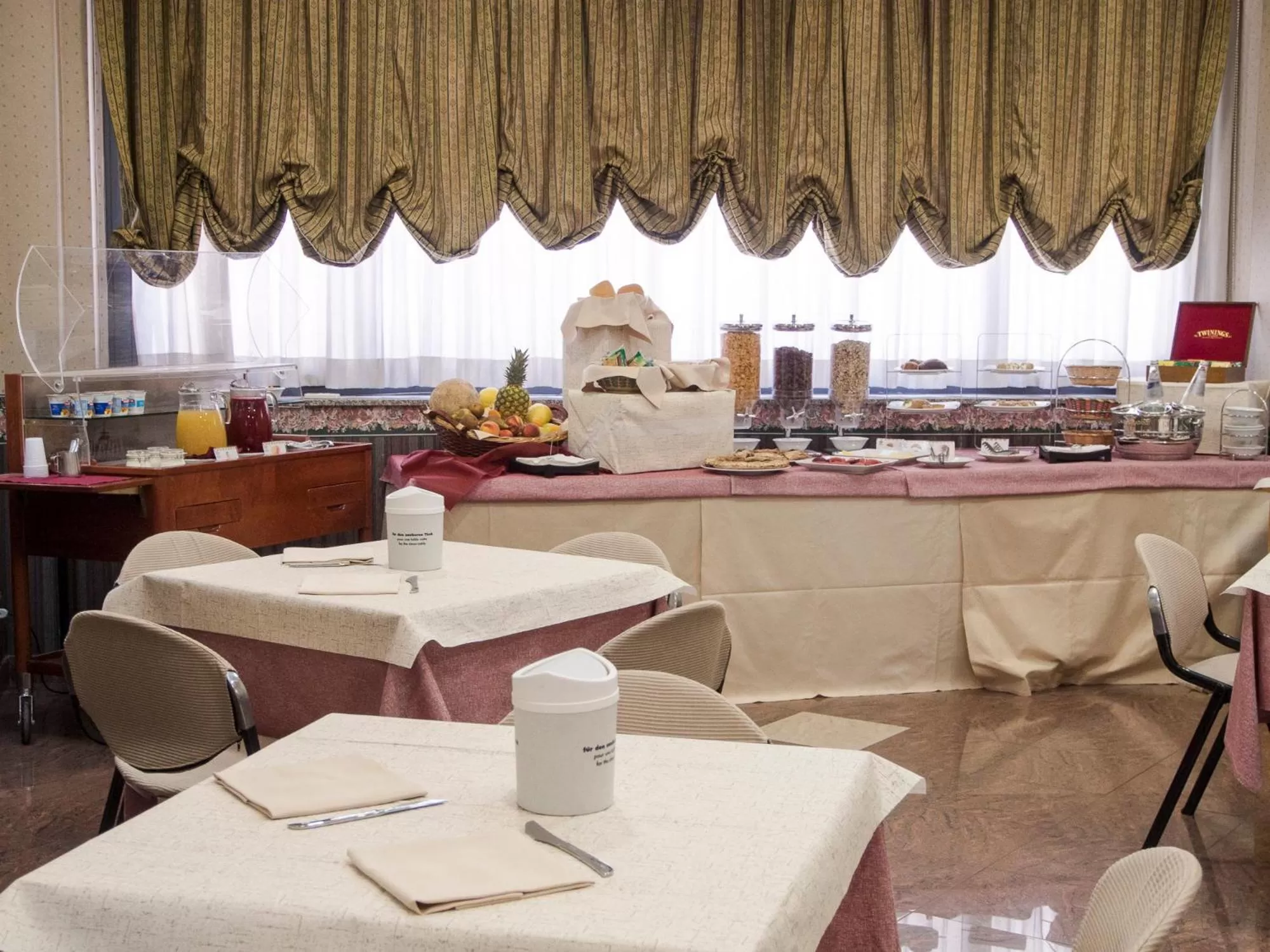 Breakfast in Hotel Kroma