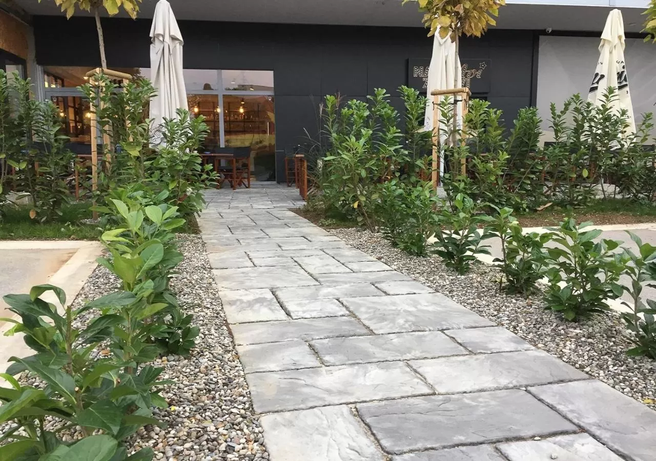 Patio in Urban Ring Hotel