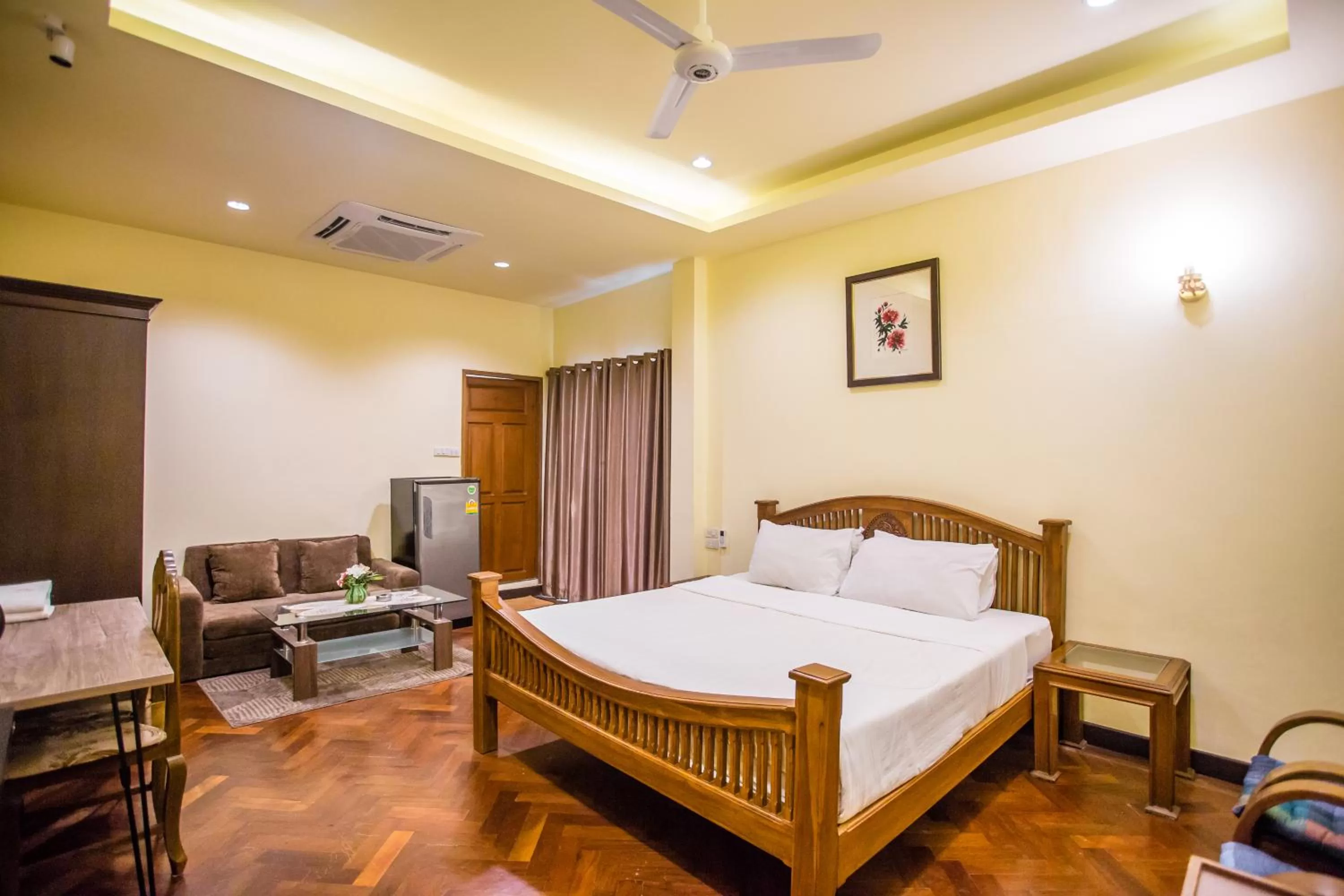 Bed in Prince Hotel Chiang Mai