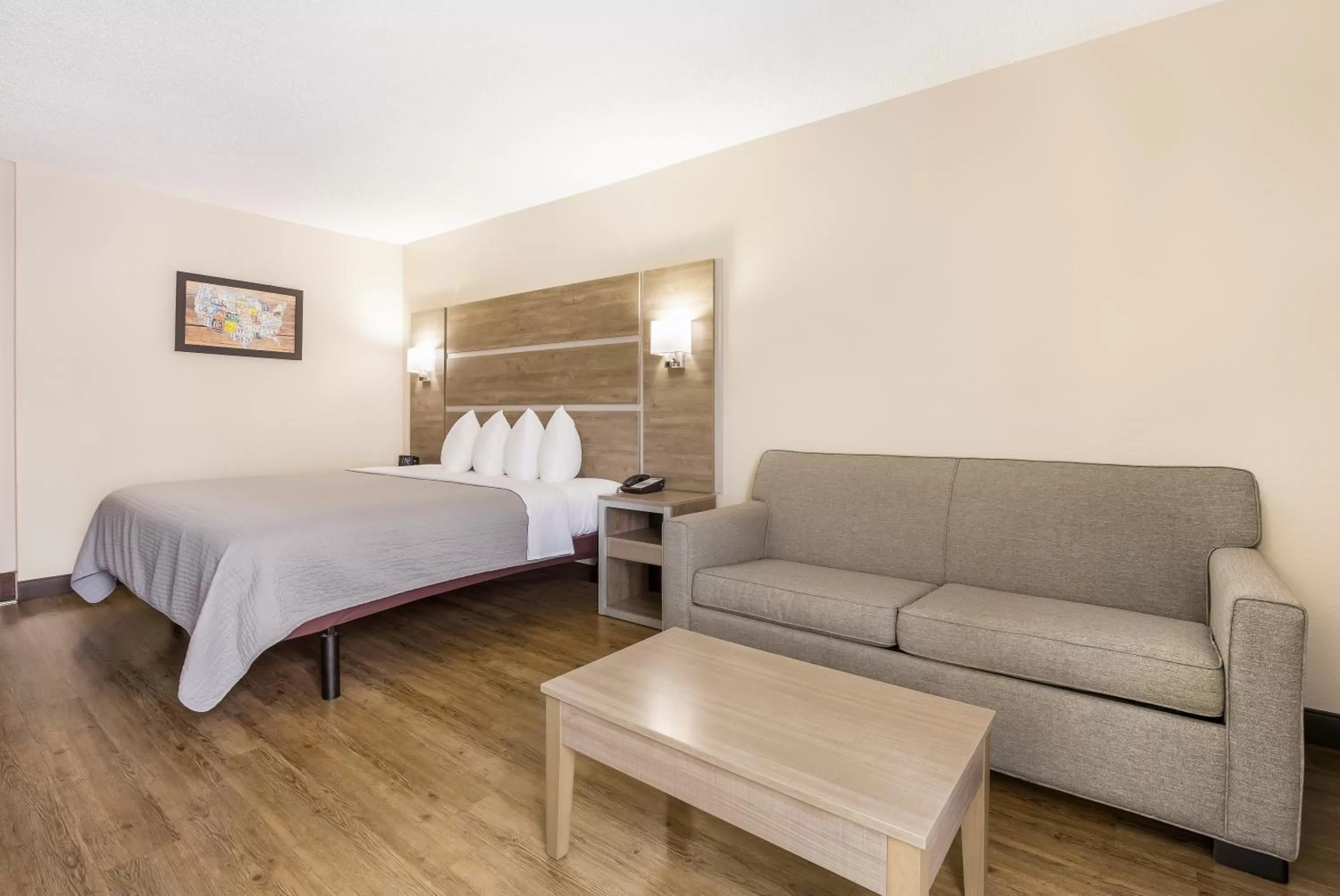 Bed in Hometown Inn Thomasville