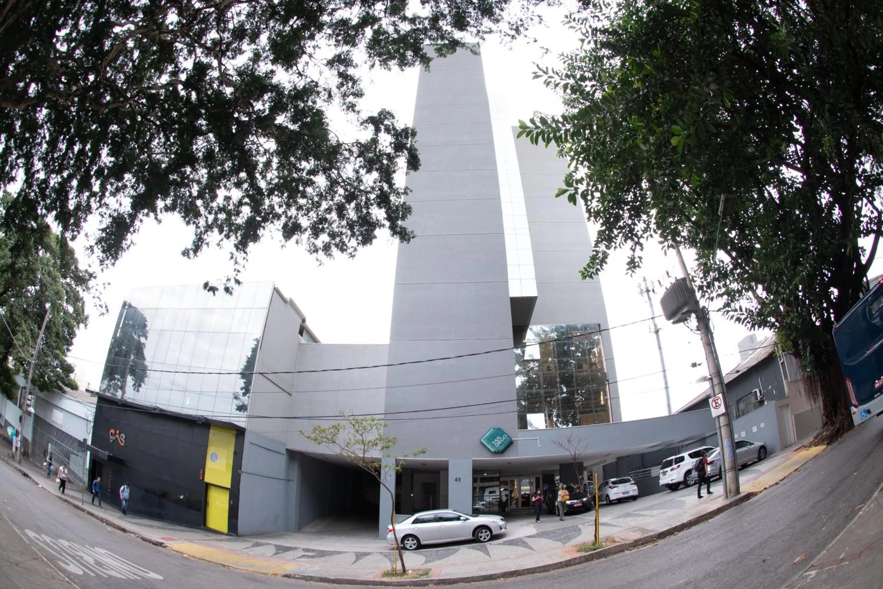 Property building in San Diego Express Barro Preto