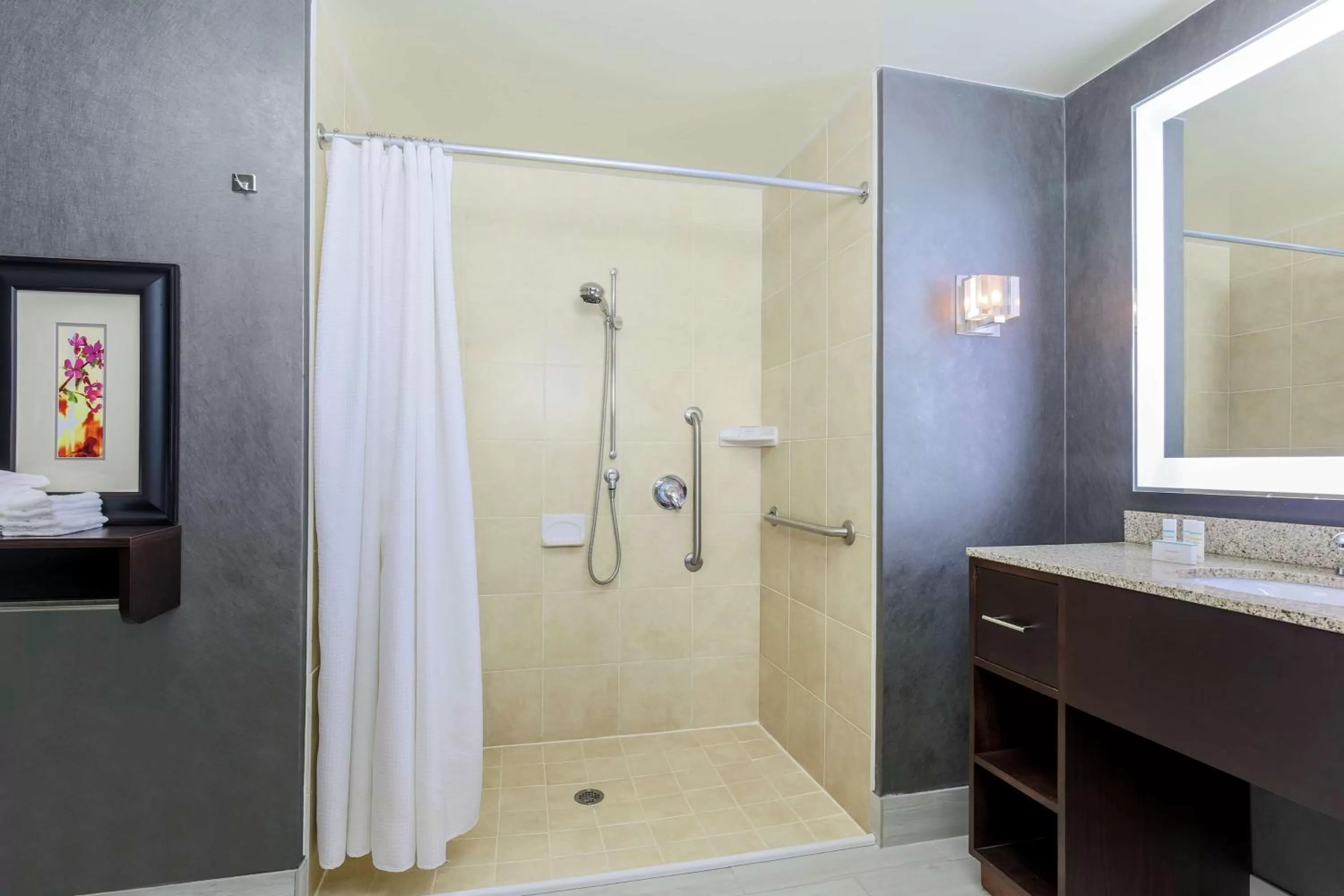 Bathroom in Homewood Suites by Hilton Long Island-Melville