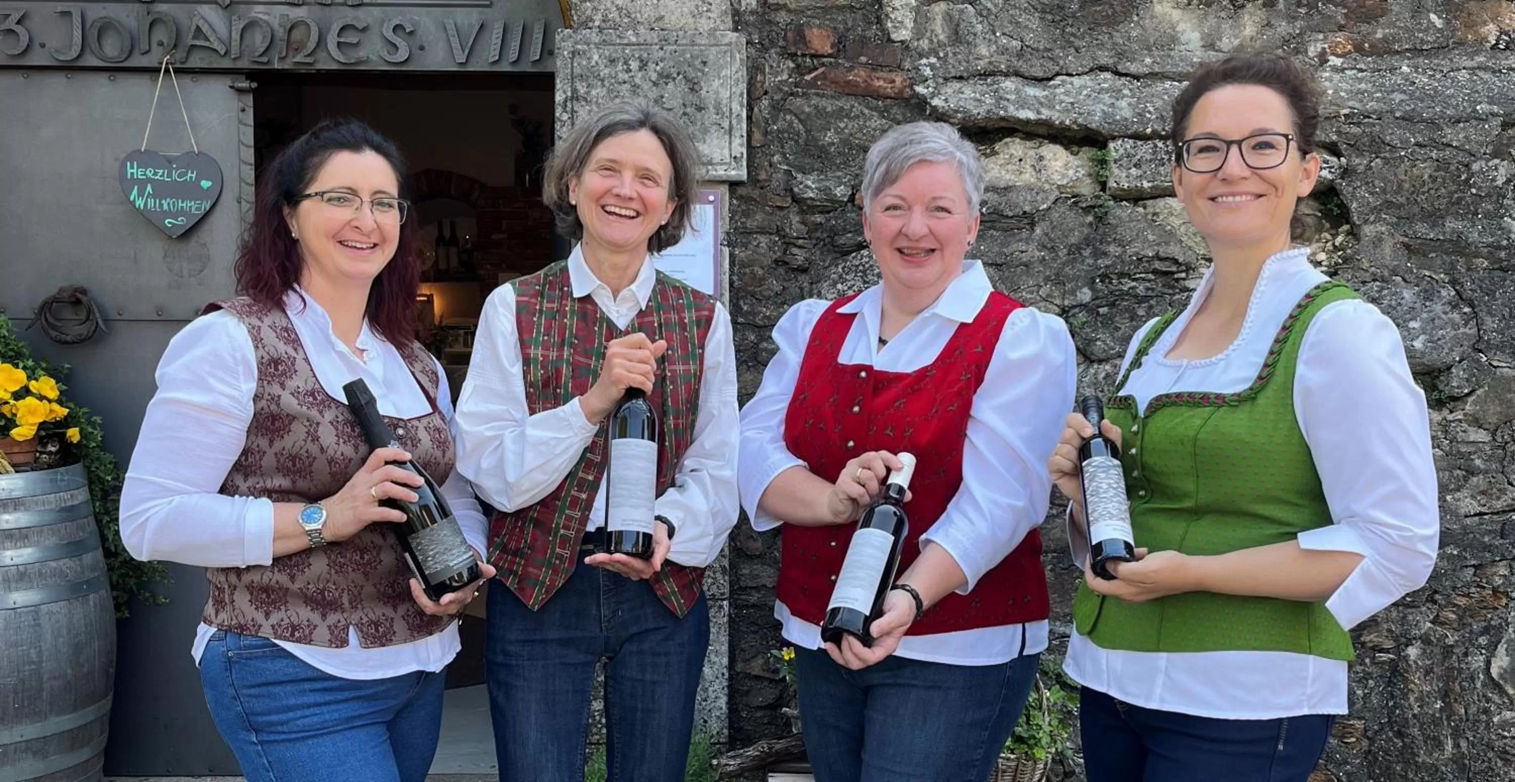 Restaurant/places to eat in Schloss Seggau