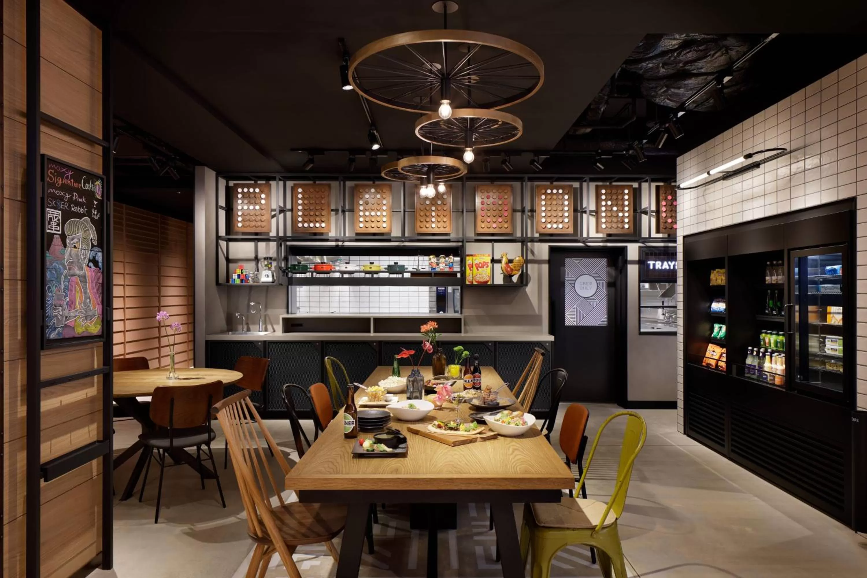 Restaurant/places to eat in Moxy Kyoto