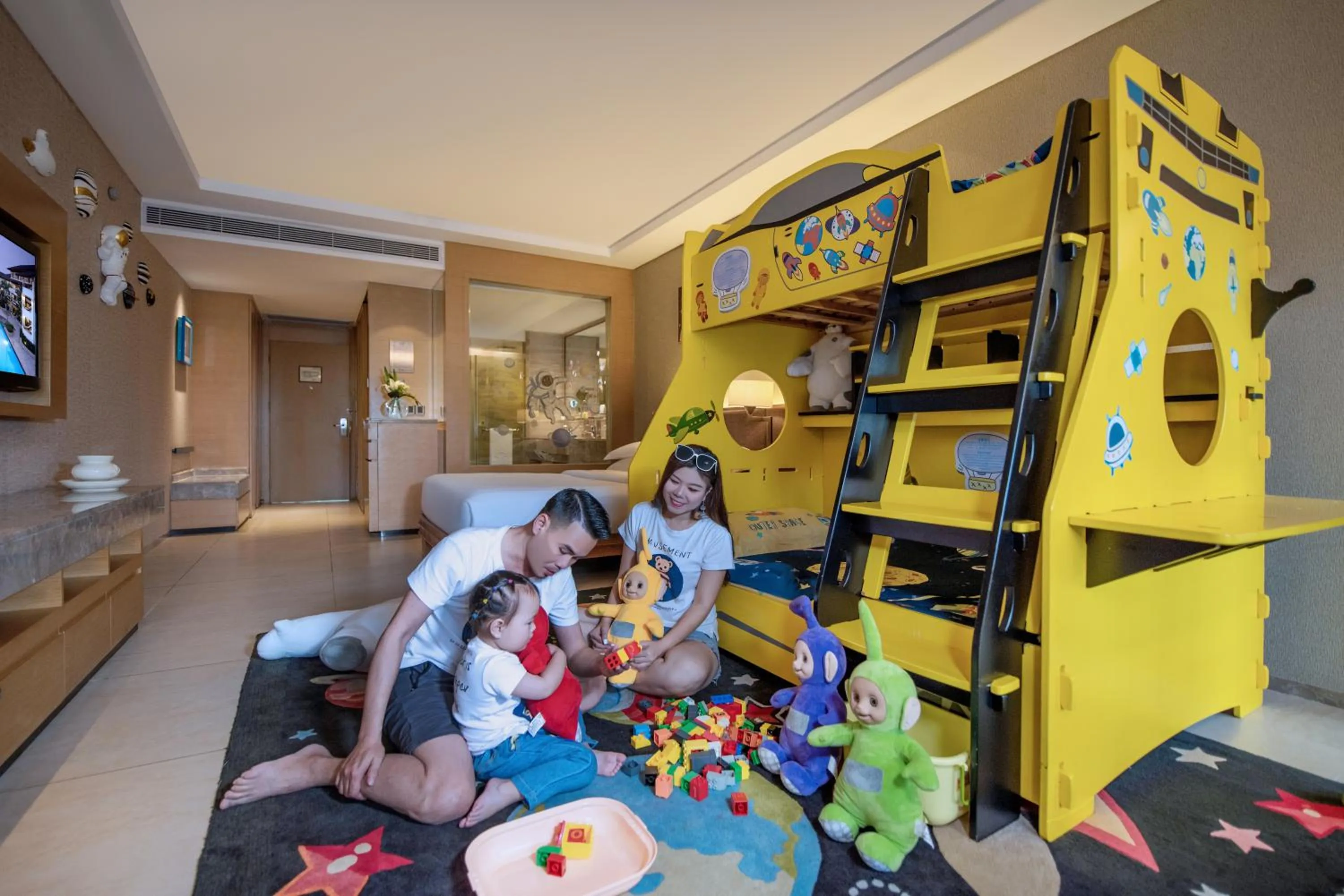 children in Mission Hills Hotel Resorts Shenzhen