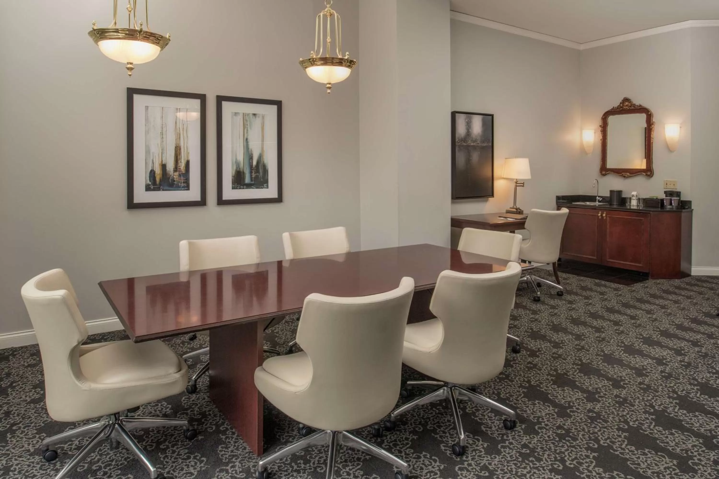 Bedroom in Embassy Suites by Hilton Portland Downtown