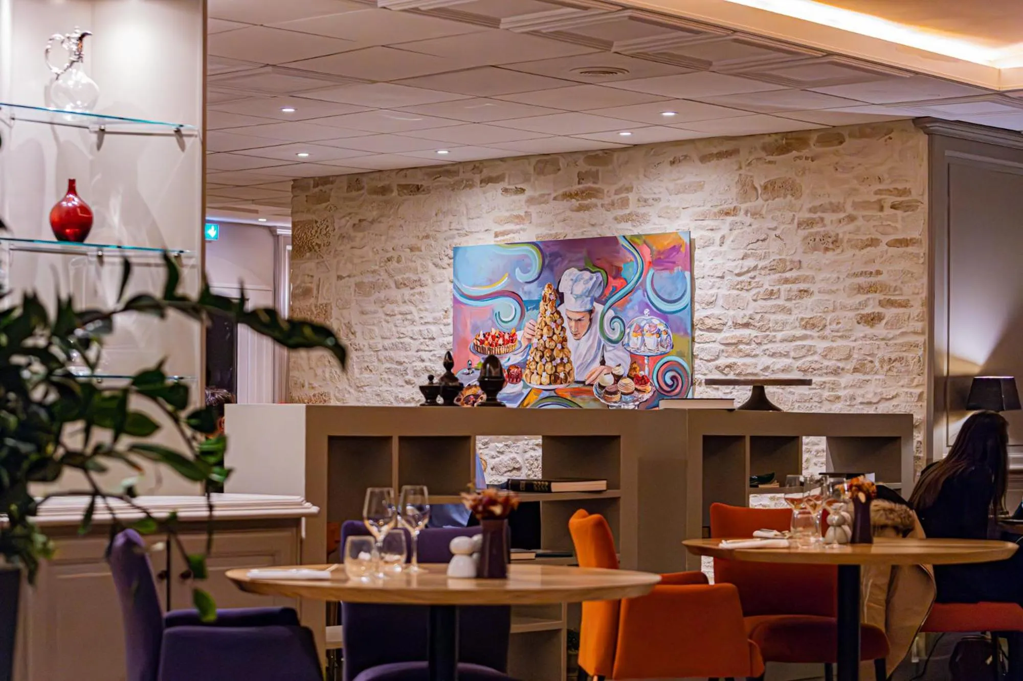 Restaurant/places to eat in Logis Hostellerie des Clos et restaurant Bistrot des grands crus et Maison de la tour Chablis