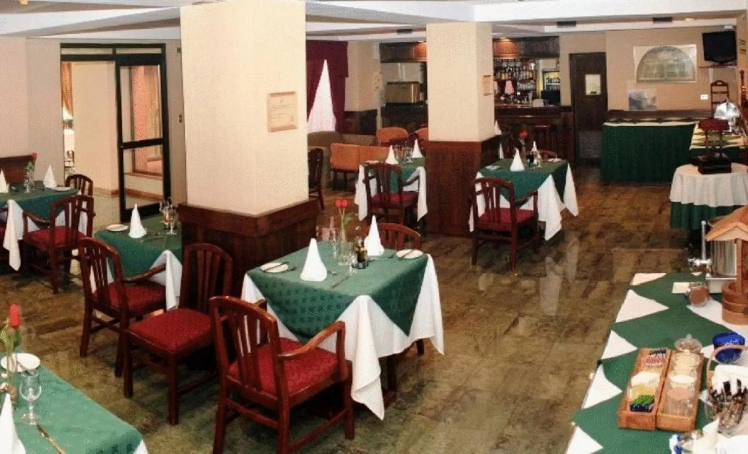 Restaurant/places to eat in Hotel Diego de Almagro Los Angeles
