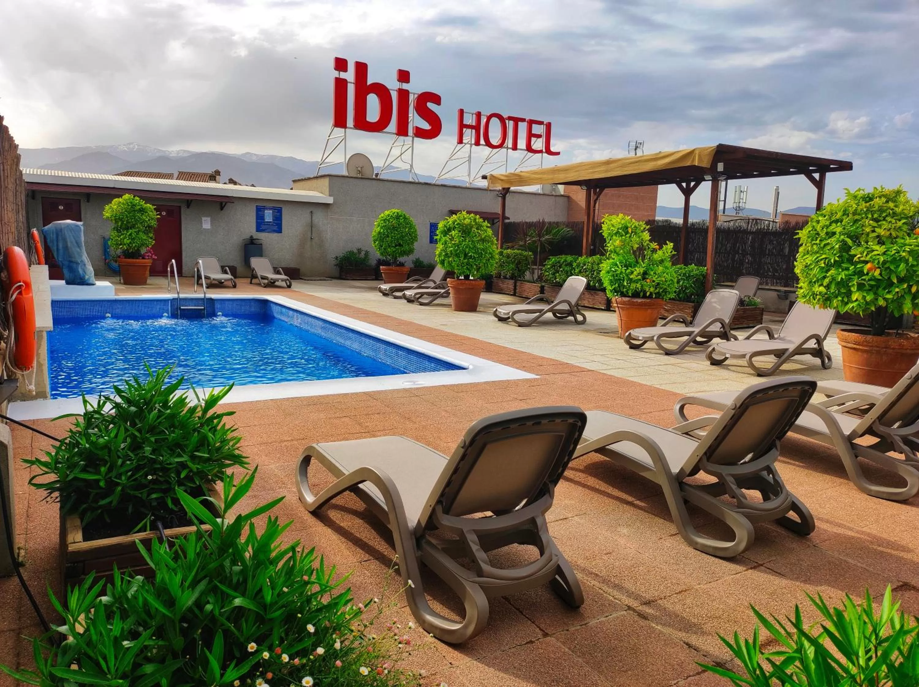 Property building in Ibis Granada