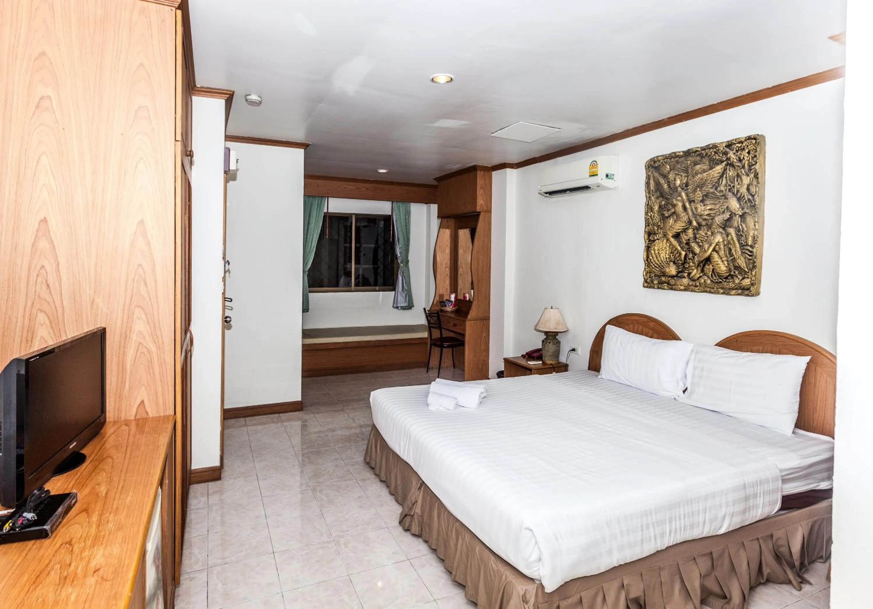 Photo of the whole room, Bed in Andaman Sea Patong