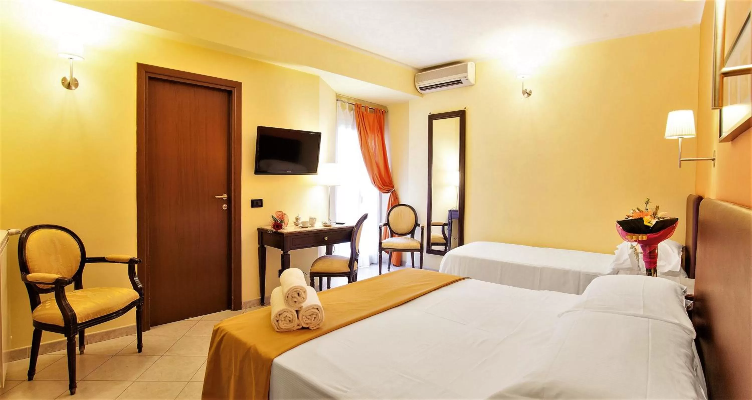 Photo of the whole room, Bed in Hotel Tuscolana