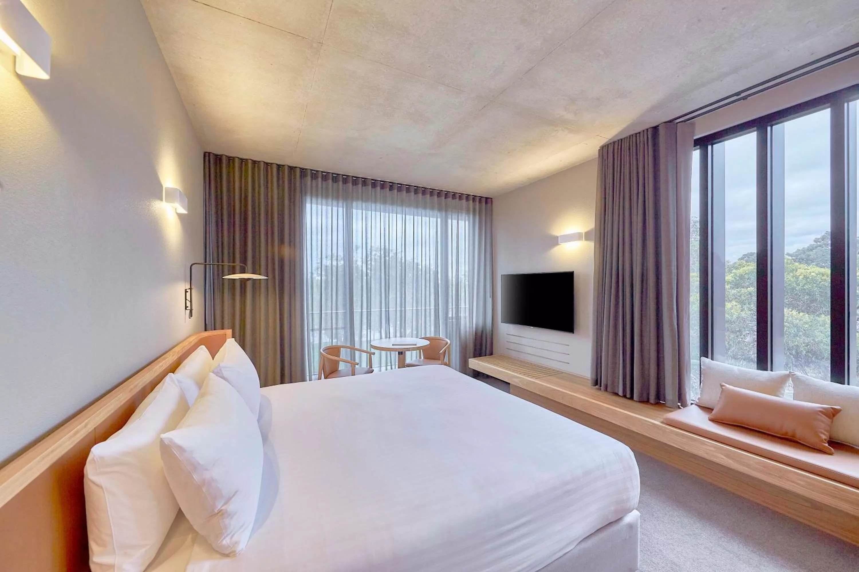 Bedroom, Bed in Wonil Hotel Perth - Handwritten Collection