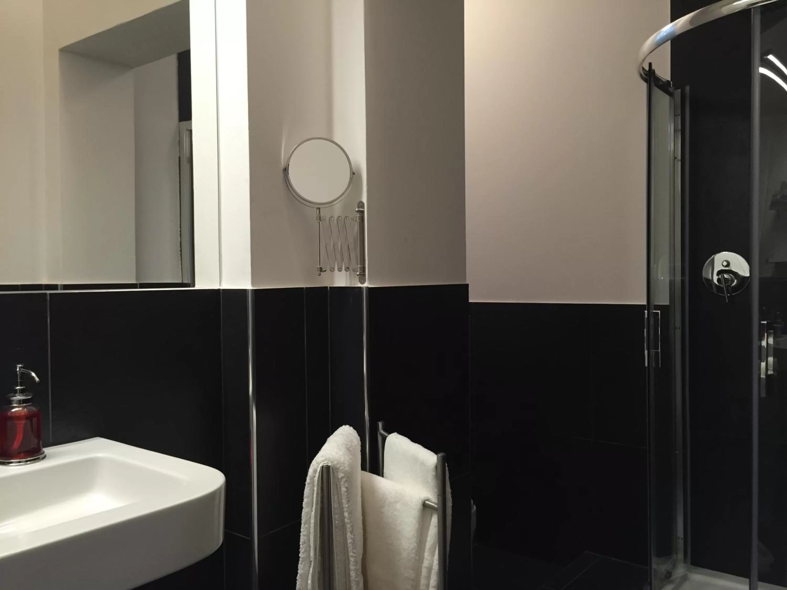 Shower, Bathroom in B&B Second Floor Centro Storico Bologna