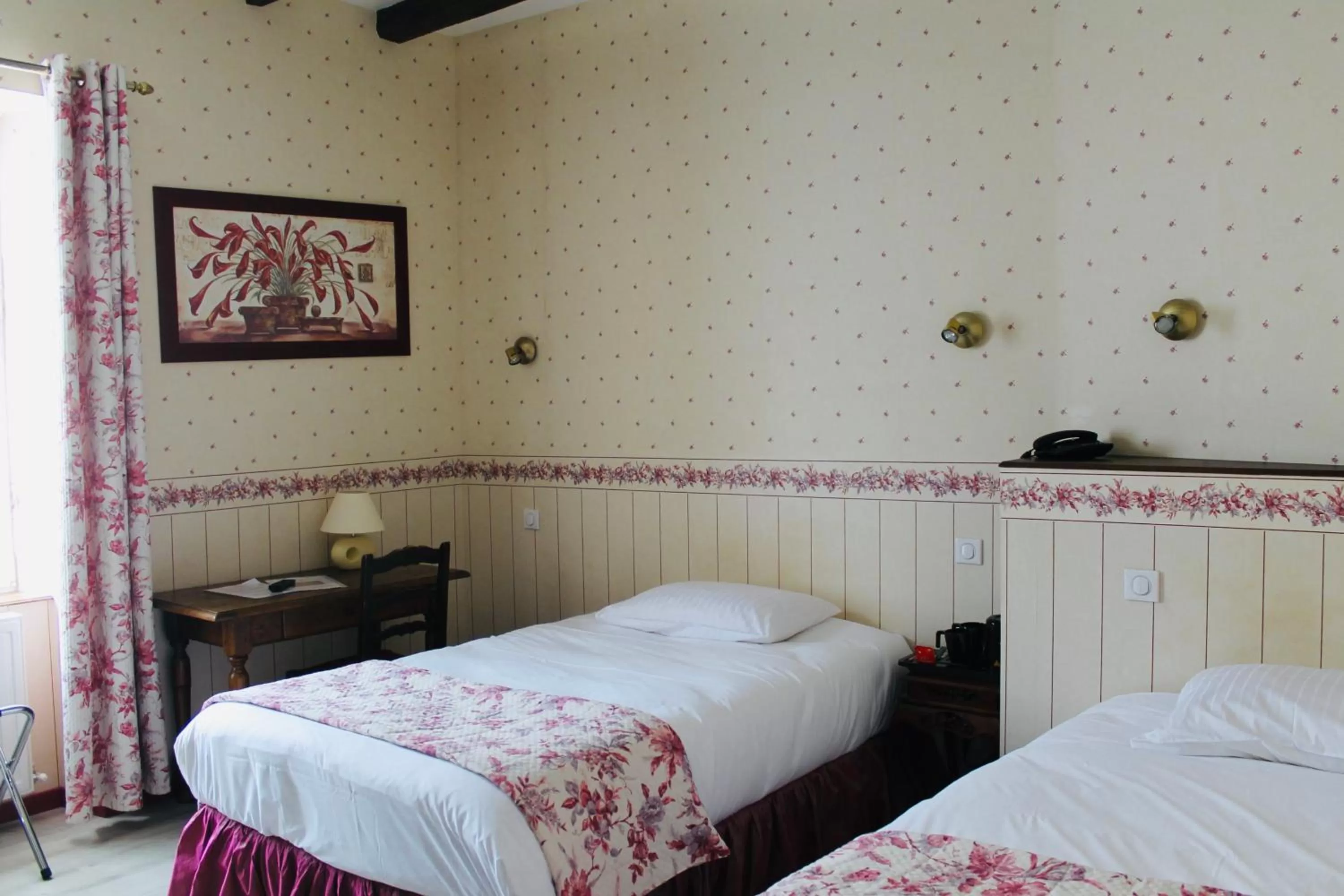 Bed in Hotel De La Poste