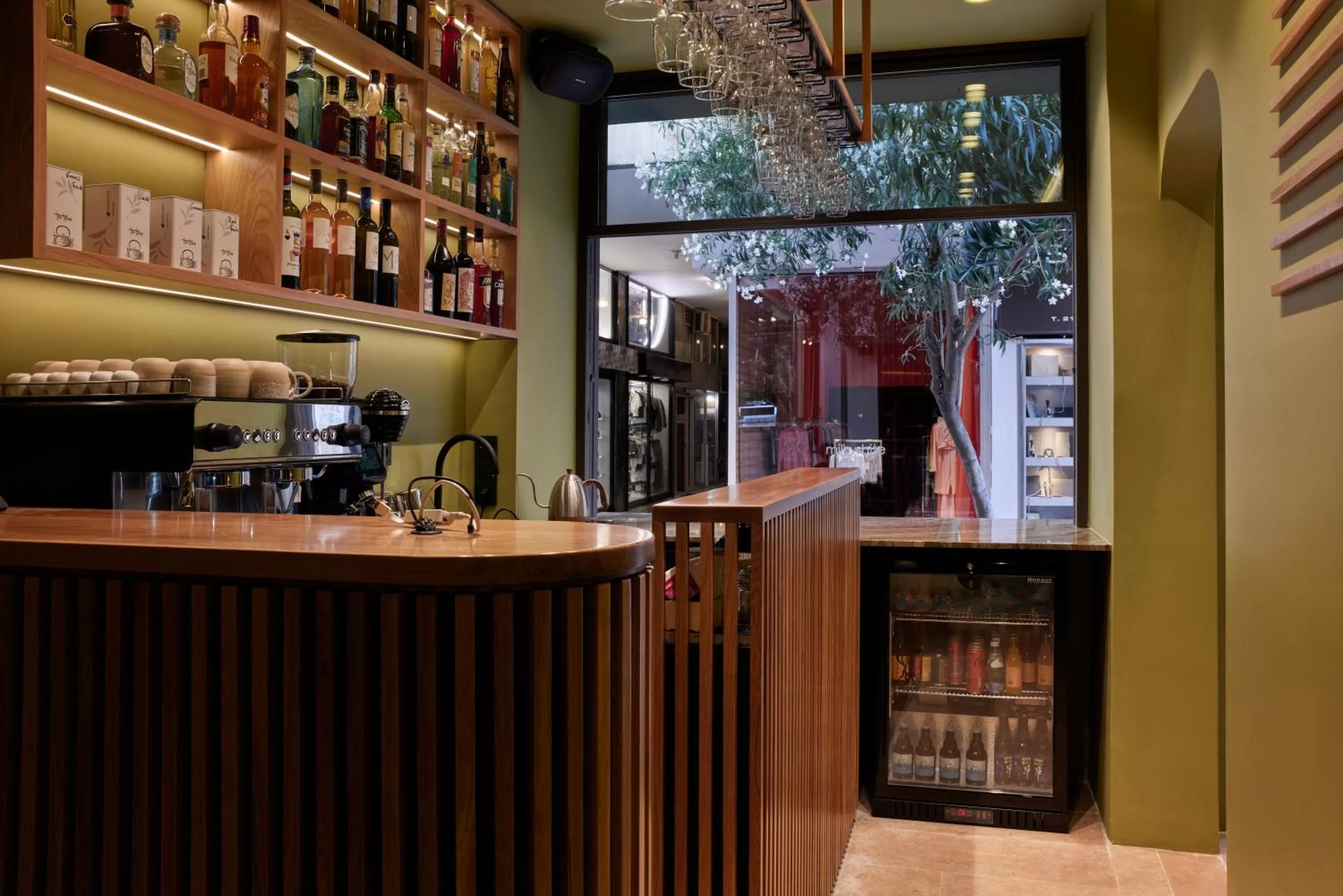 DWELL - Elegant City Stay