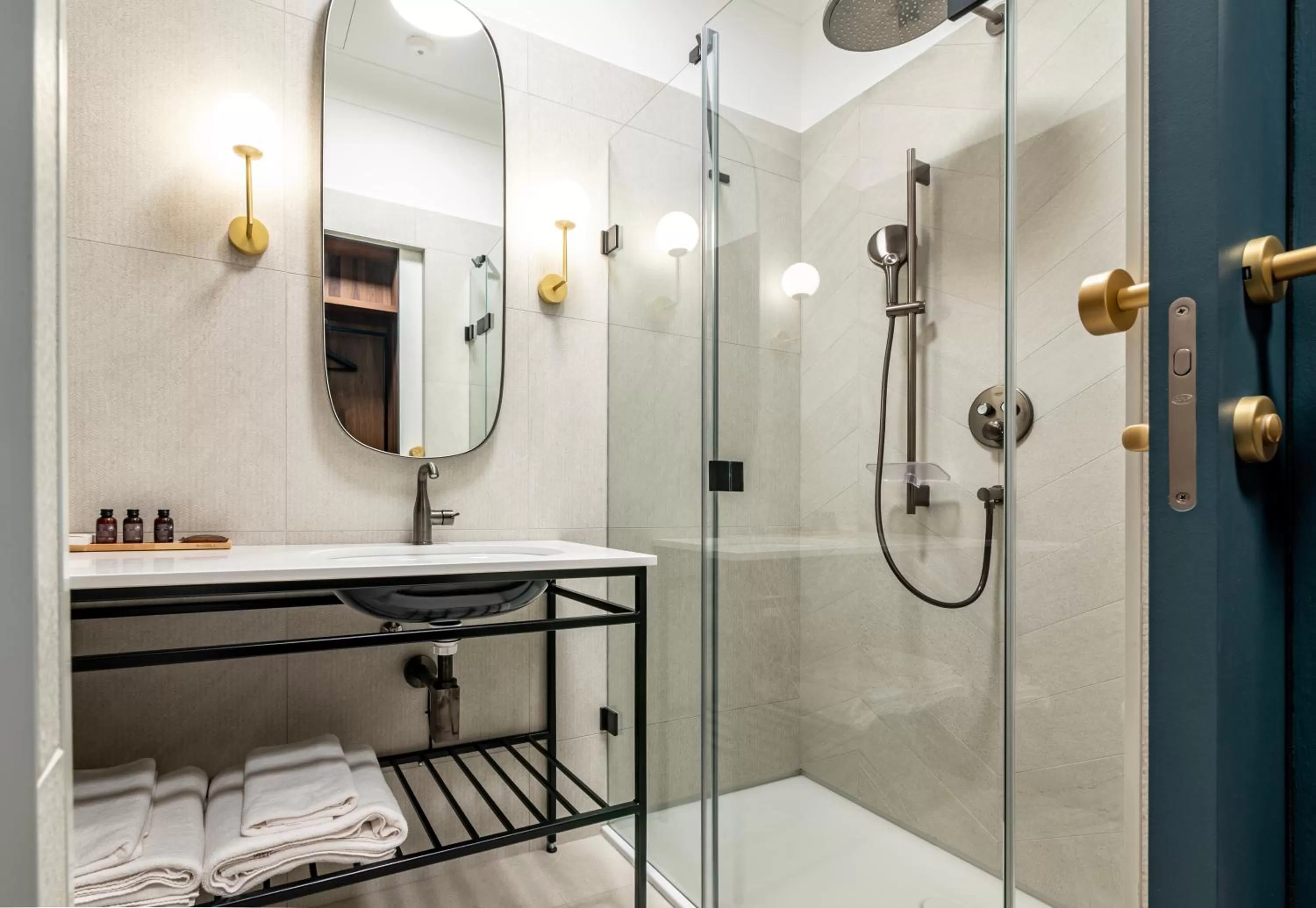 Shower, Bathroom in Palatinus Boutique Hotel