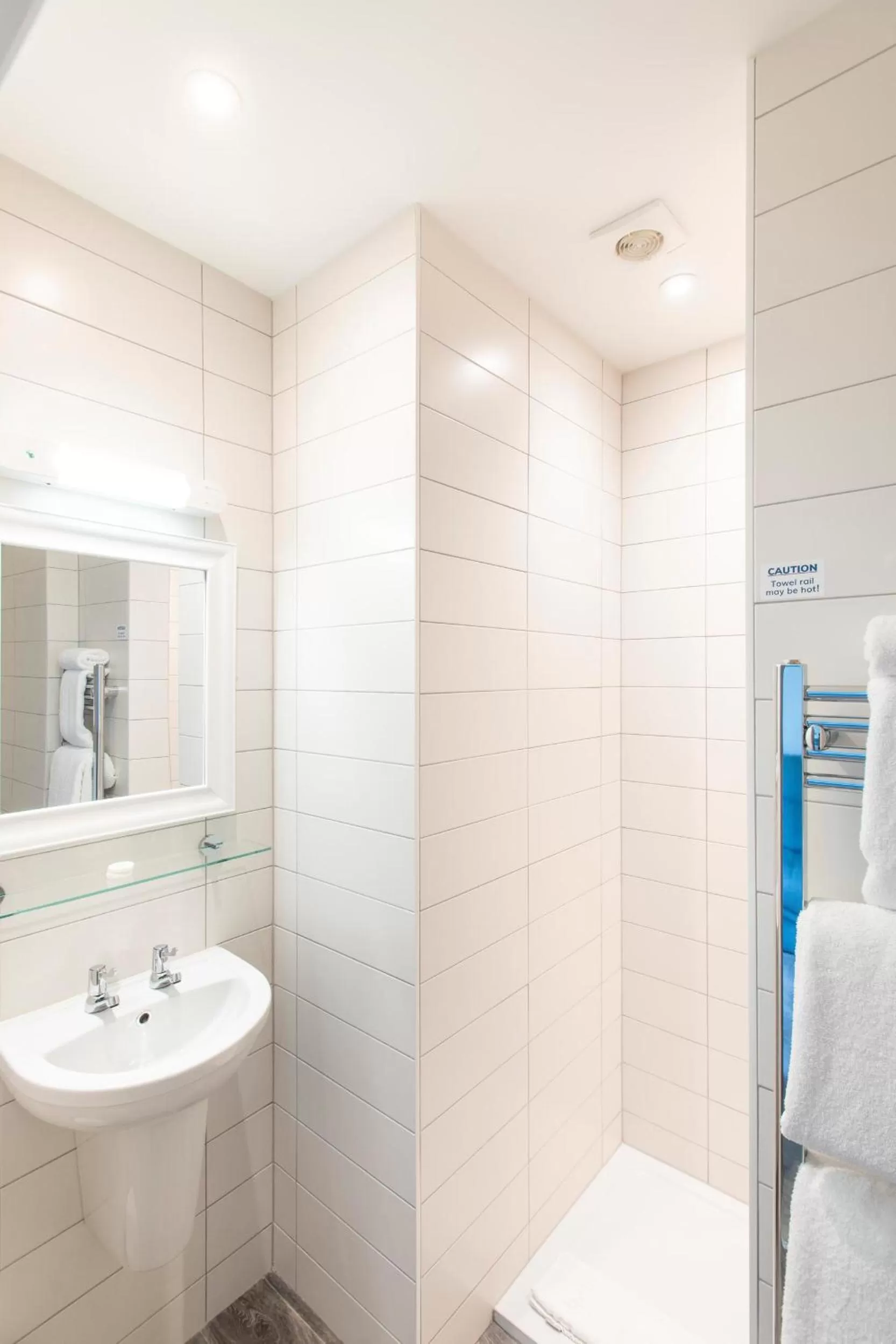 Shower in Tregenna Castle Resort