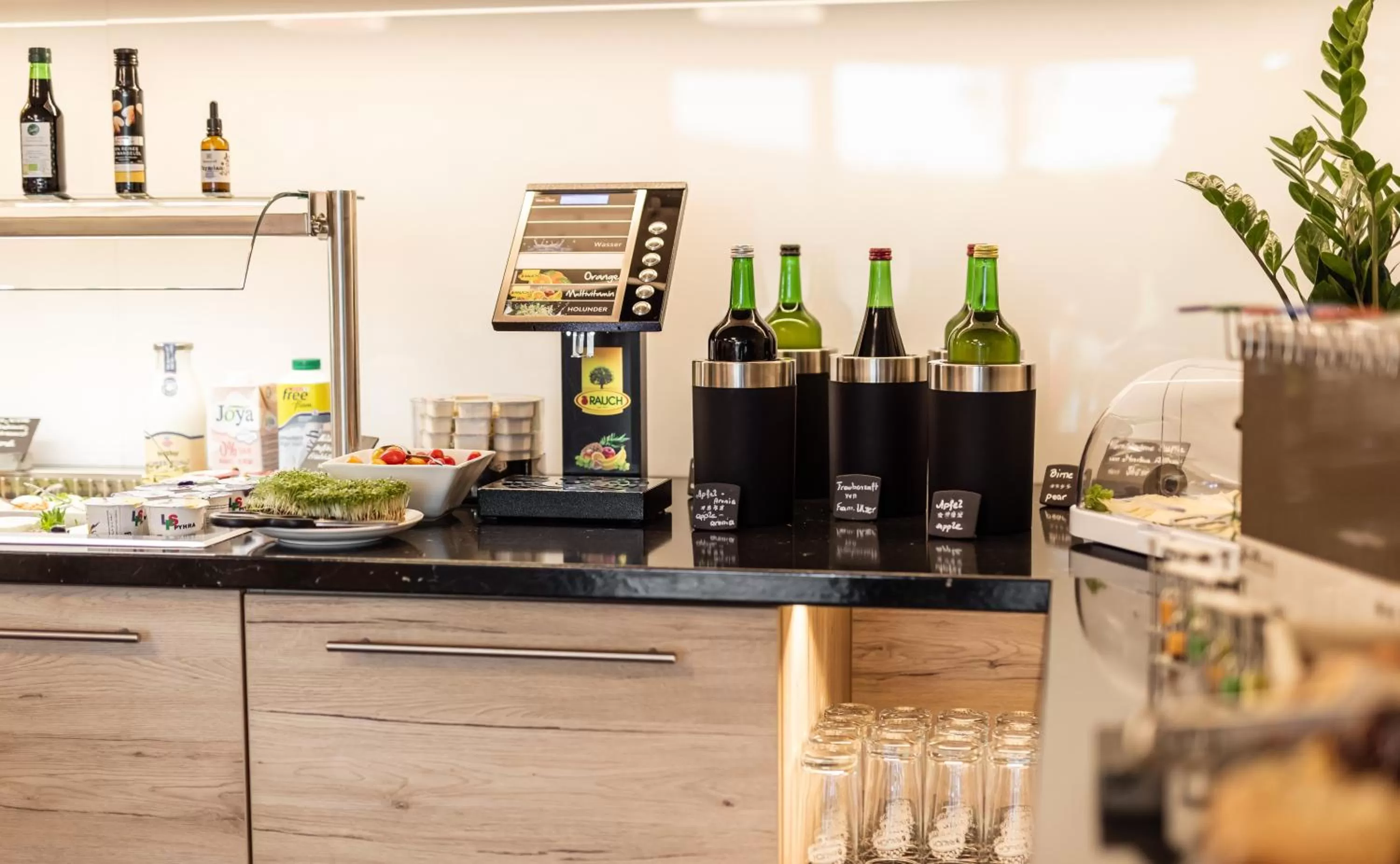 Buffet breakfast in Hotel Smart Liv'in