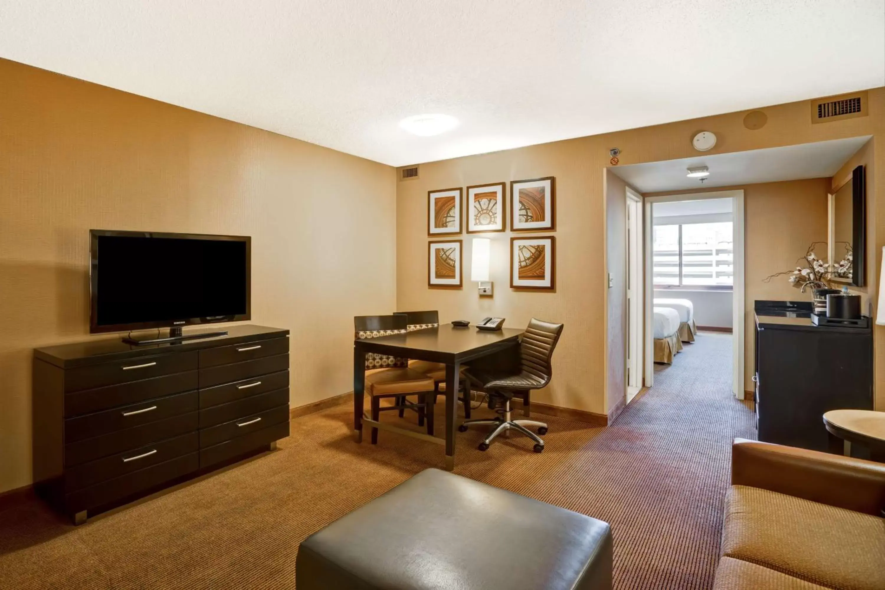 One-Bedroom Suite with Two Double Beds - City View in Embassy Suites Chicago - Downtown River North One-Bedroom Suite with Two Double Beds - City View in Embassy Suites Chicago - Downtown River North