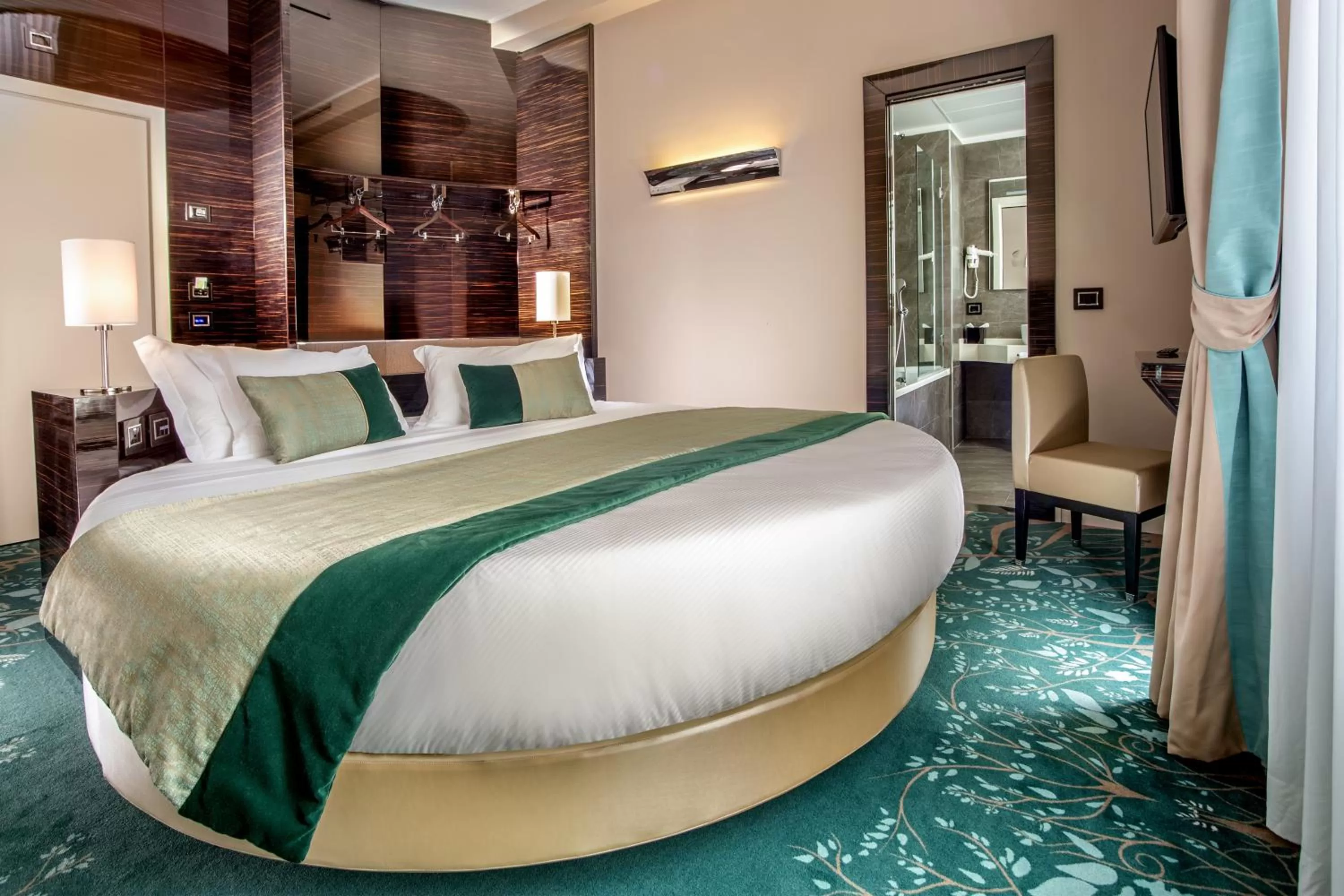 Bed in Gioberti Art Hotel