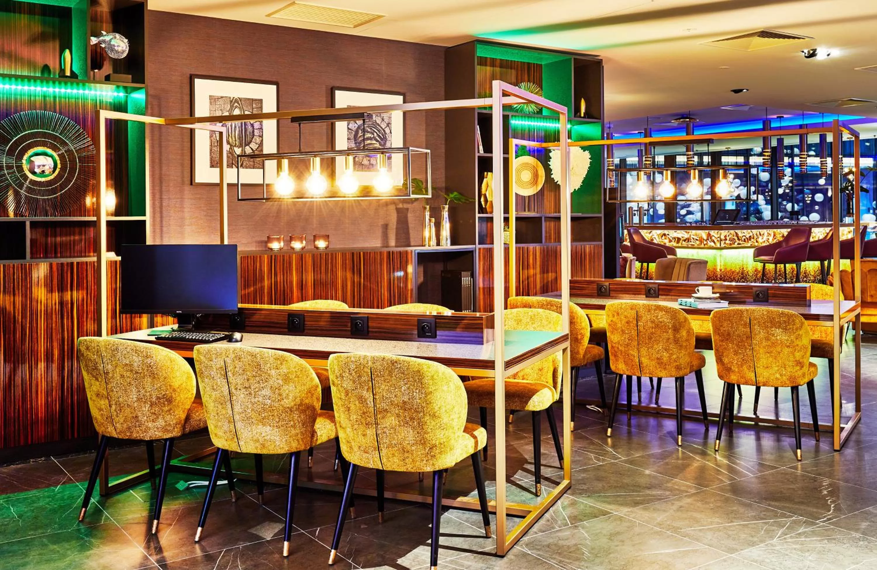 Lounge or bar in NYX Hotel Warsaw by Leonardo Hotels
