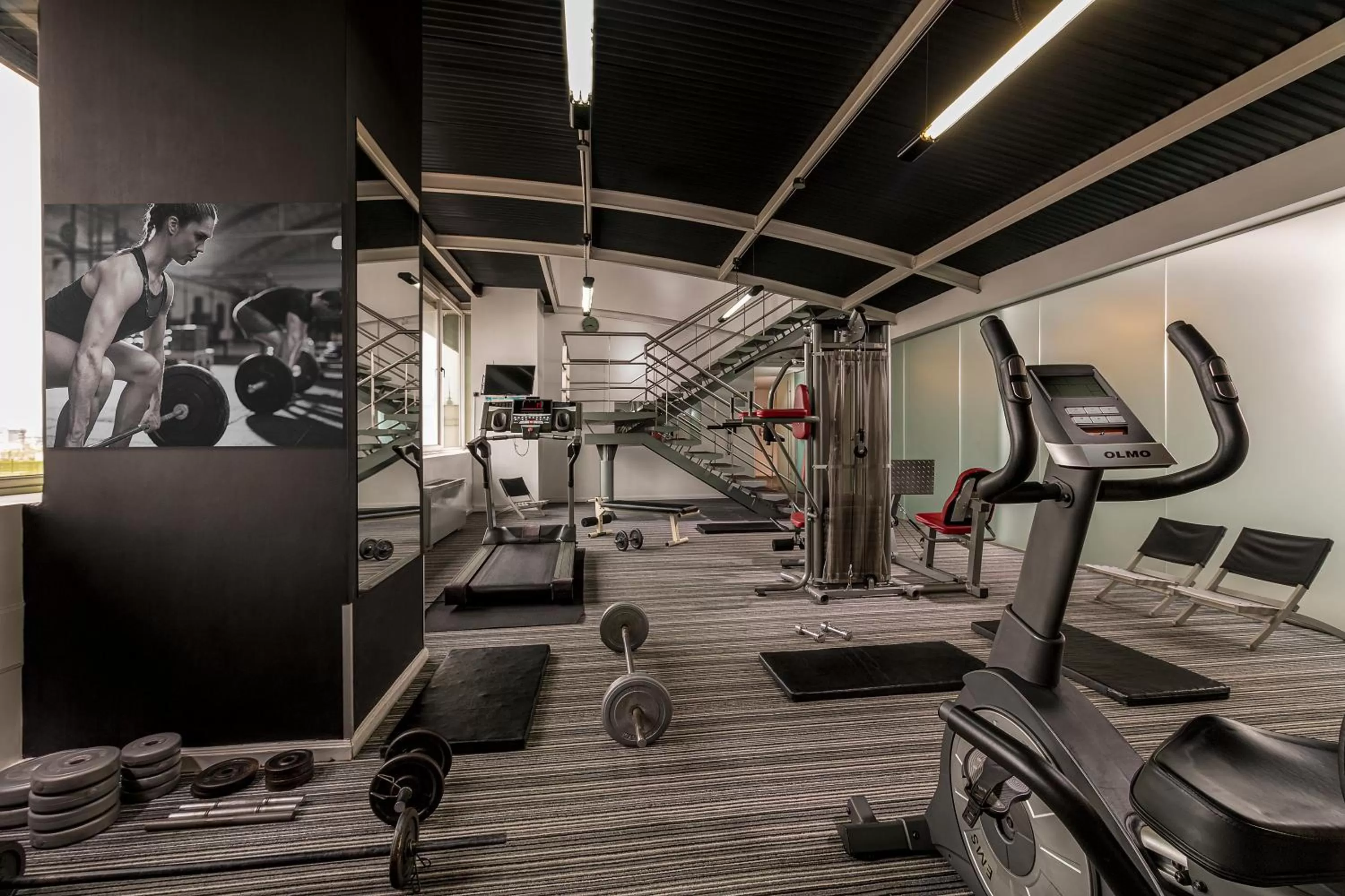 Fitness centre/facilities in Broadway Hotel & Suites