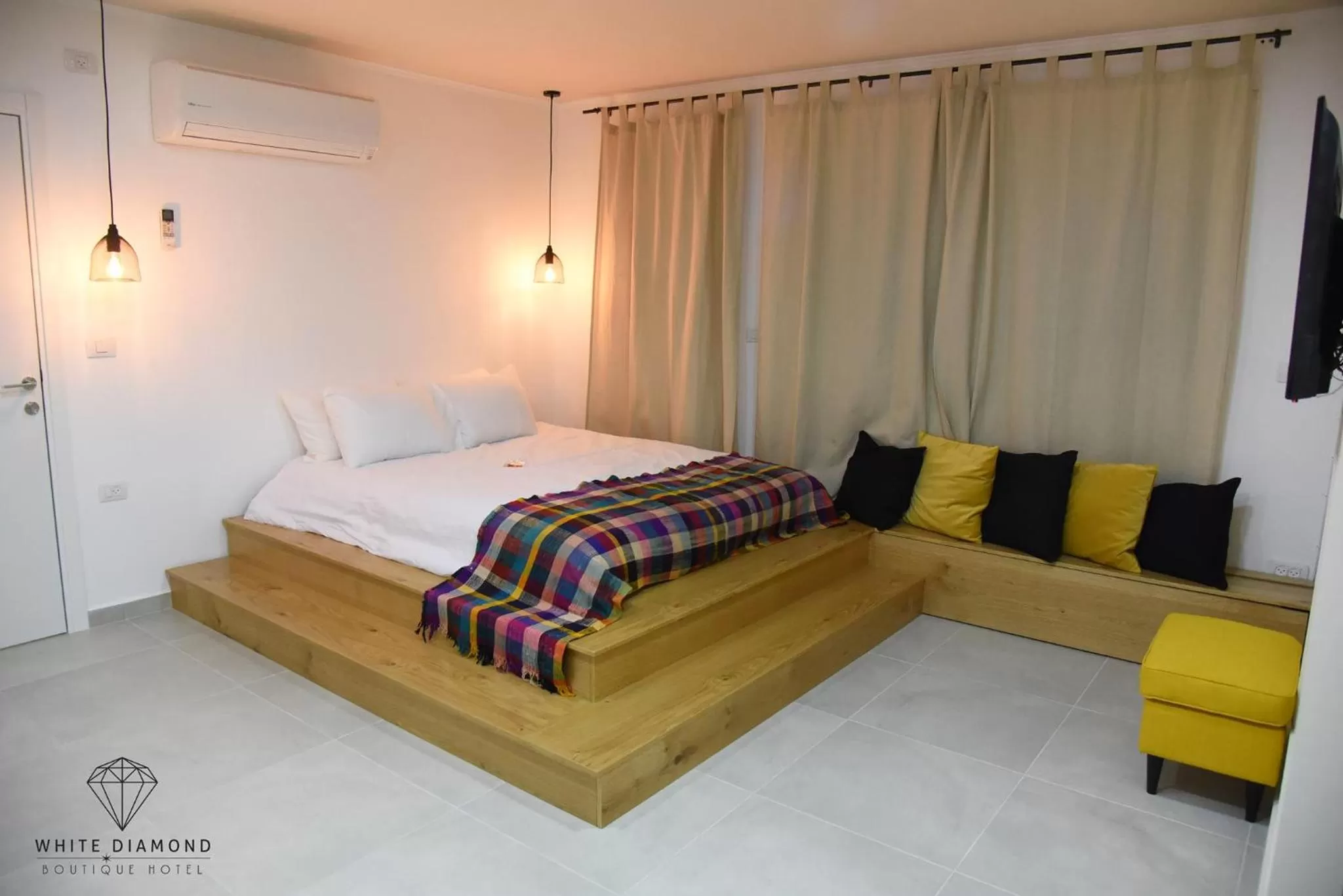 Bed in White Diamond