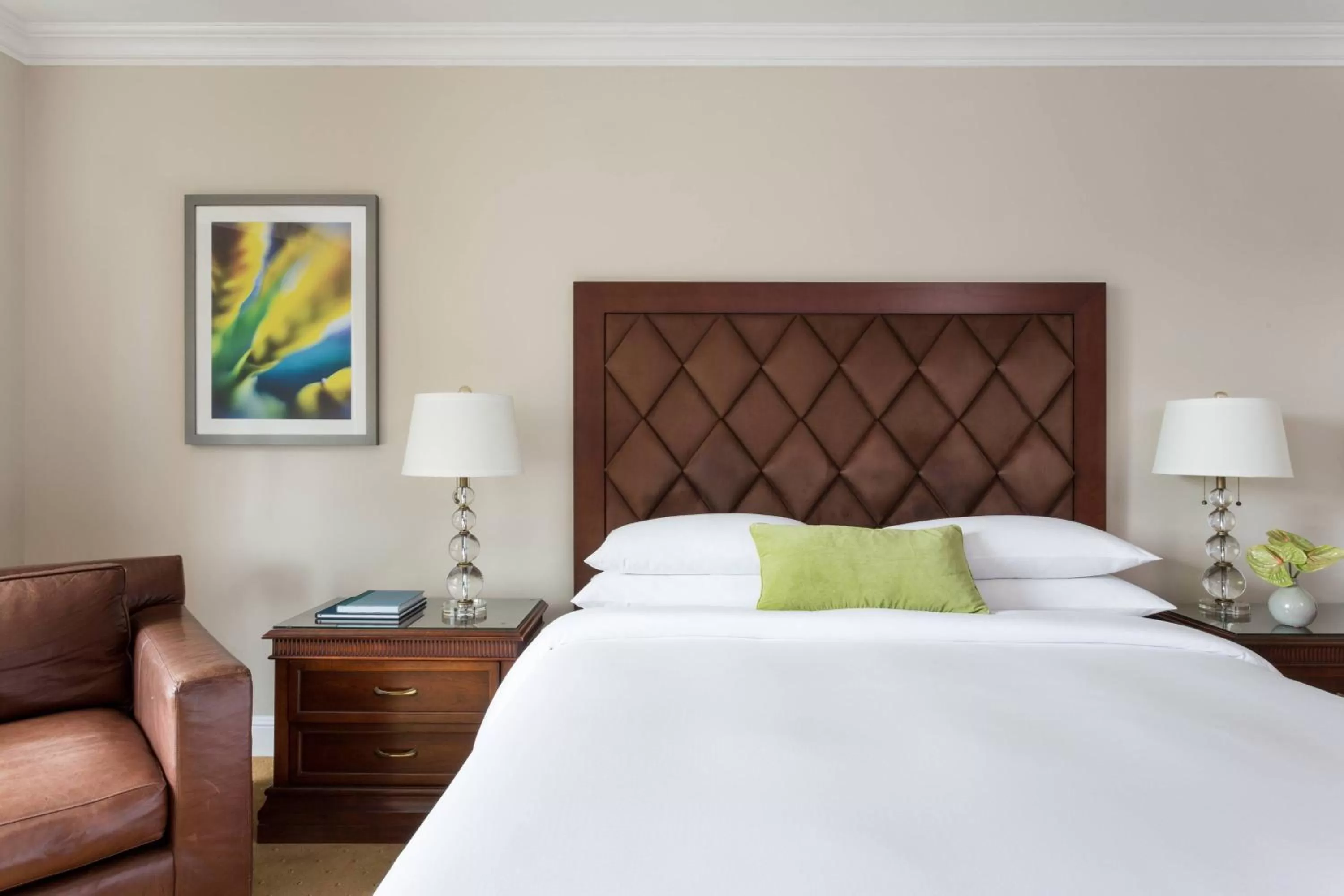 Photo of the whole room, Bed in JW Marriott Miami