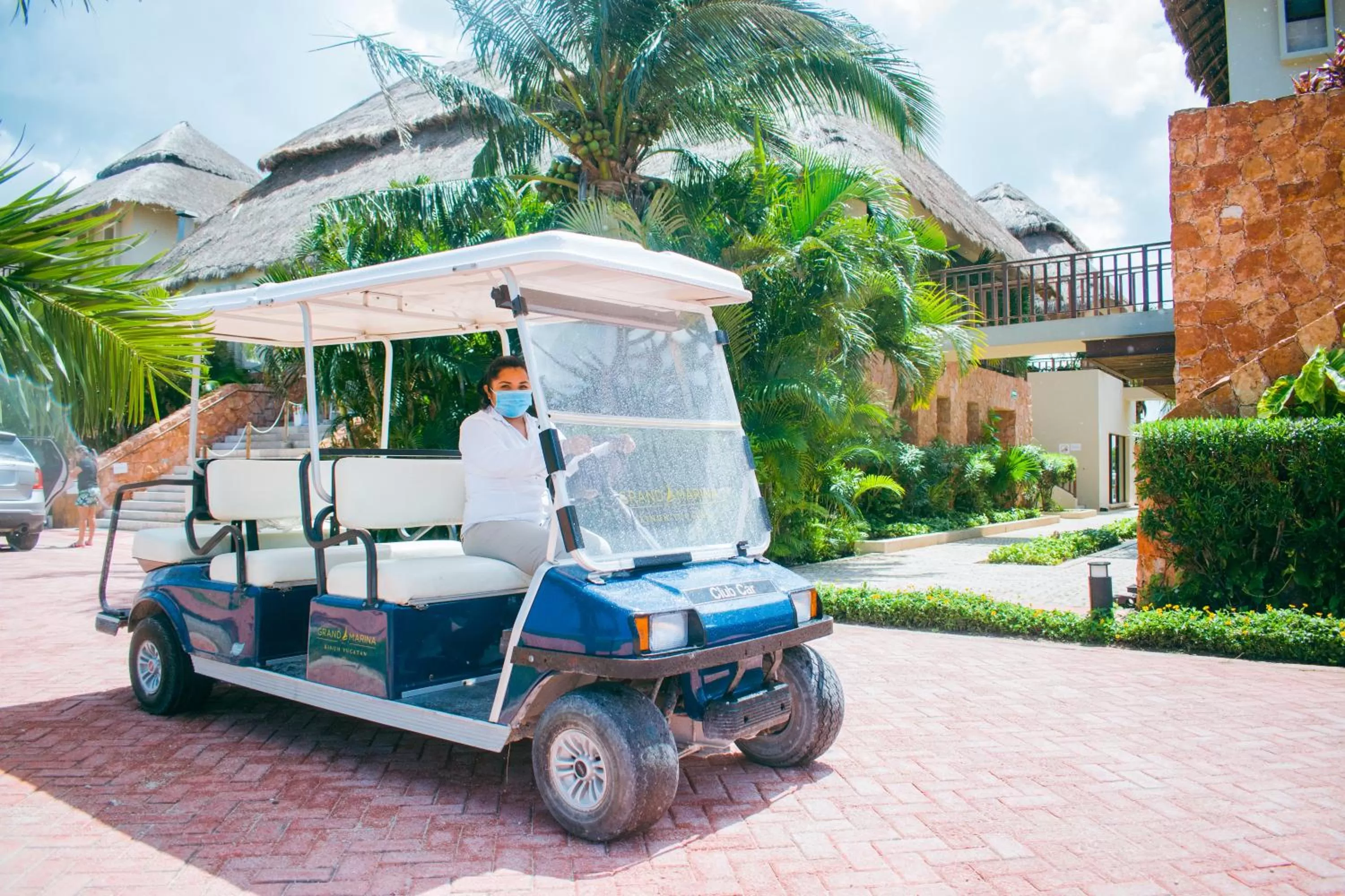 shuttle in Villas Grand Marina Kinuh