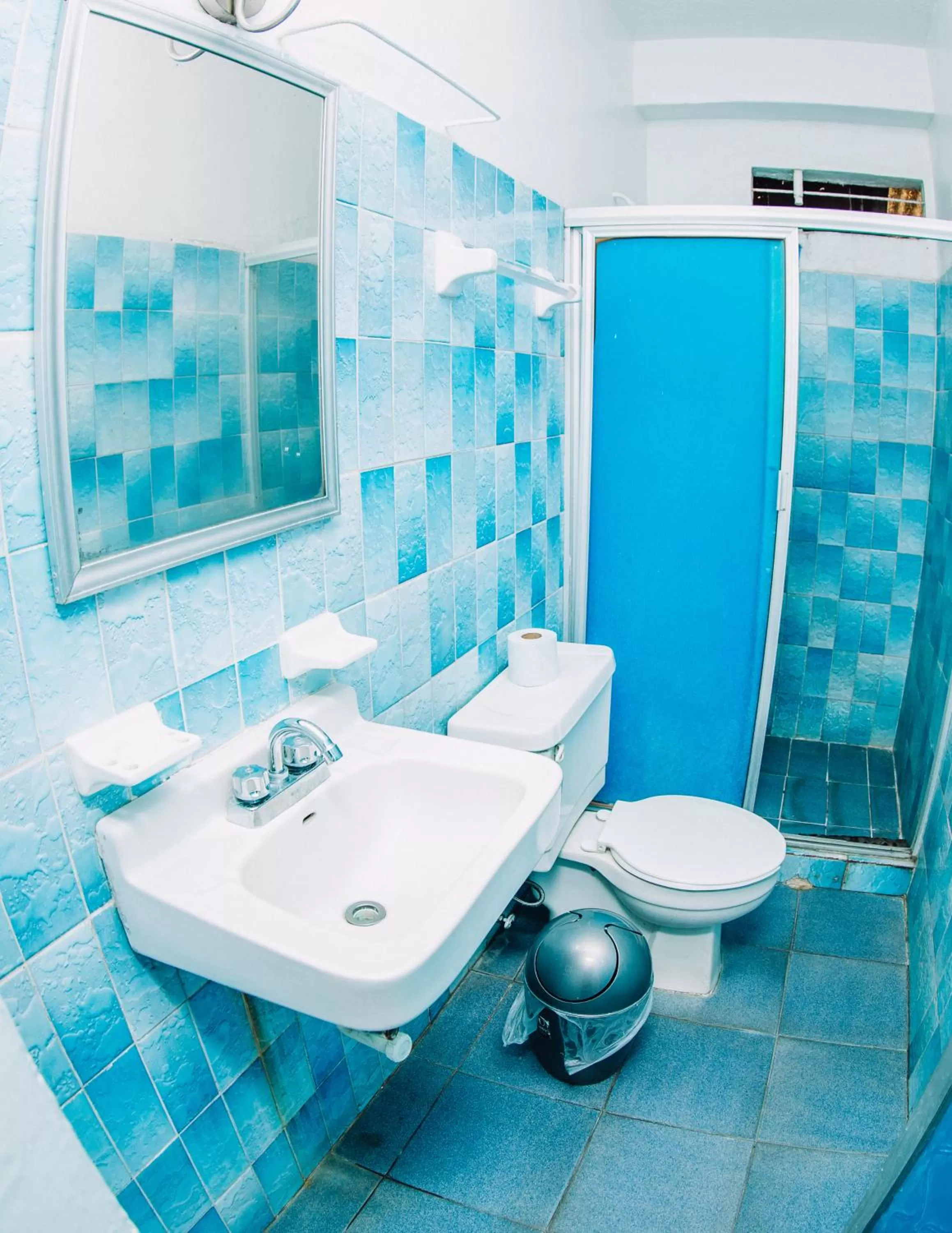 Shower in Hotel Cervantino