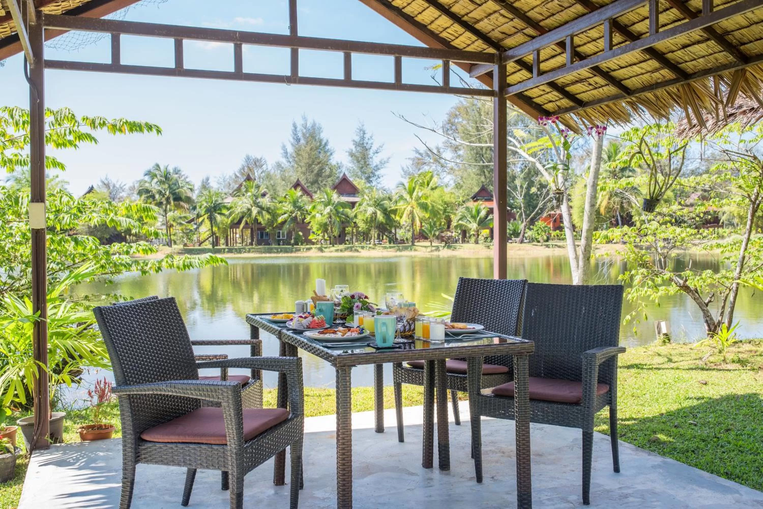 Restaurant/places to eat in ThaiLife Wellness & Meditation Resort- SHA Plus