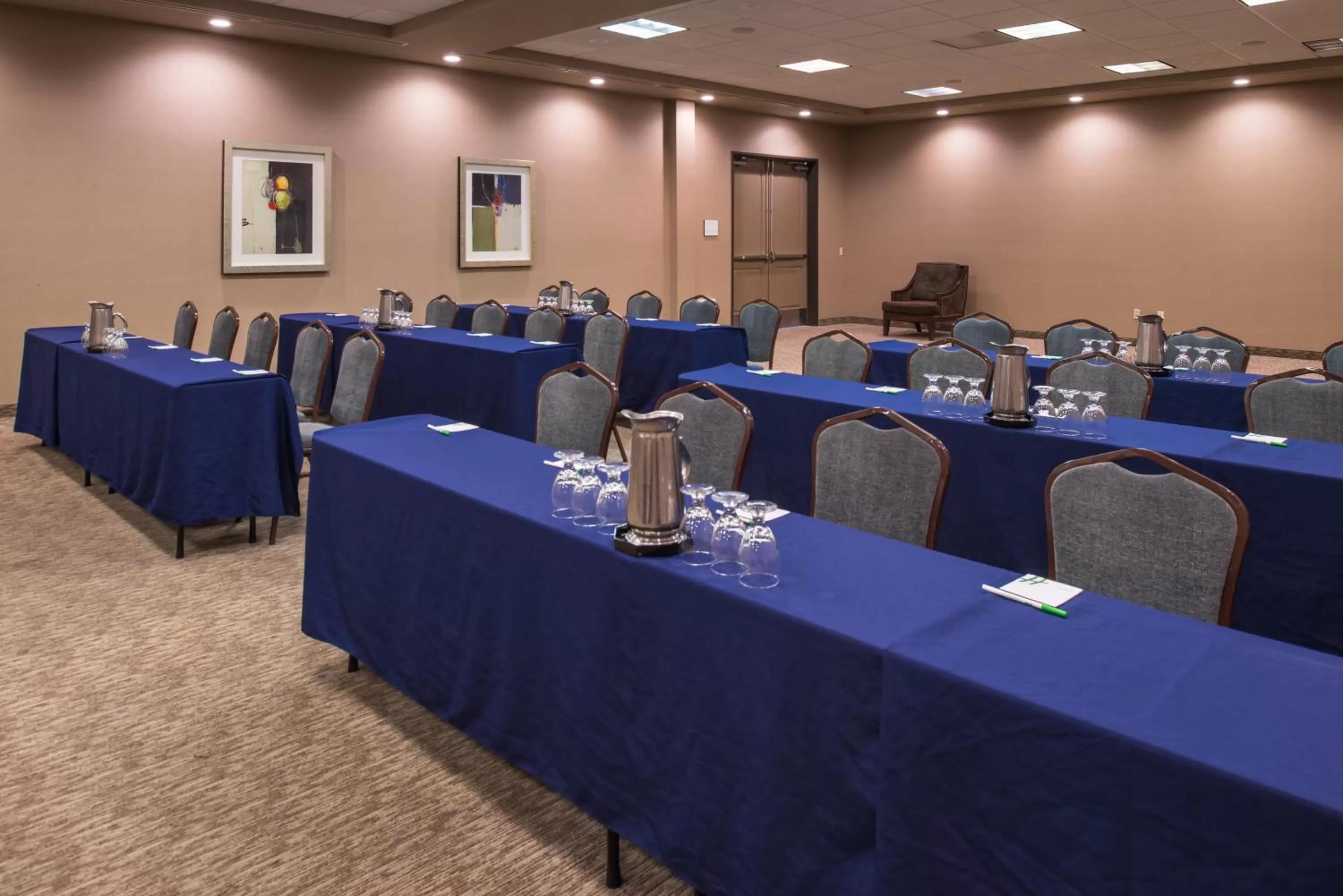 Meeting/conference room in Holiday Inn Ontario Airport - California by IHG