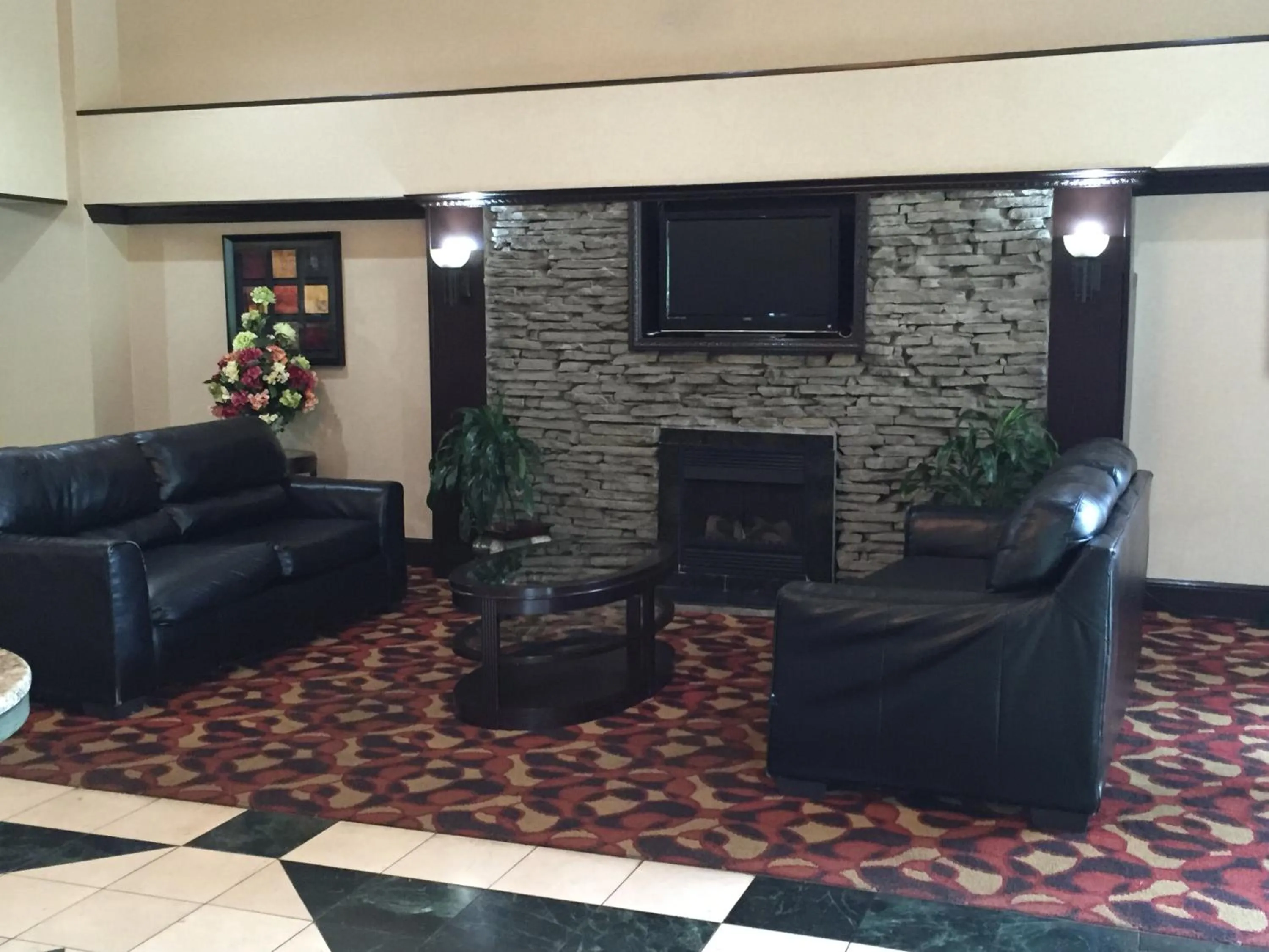 Lobby or reception in Ramada by Wyndham Birmingham Airport