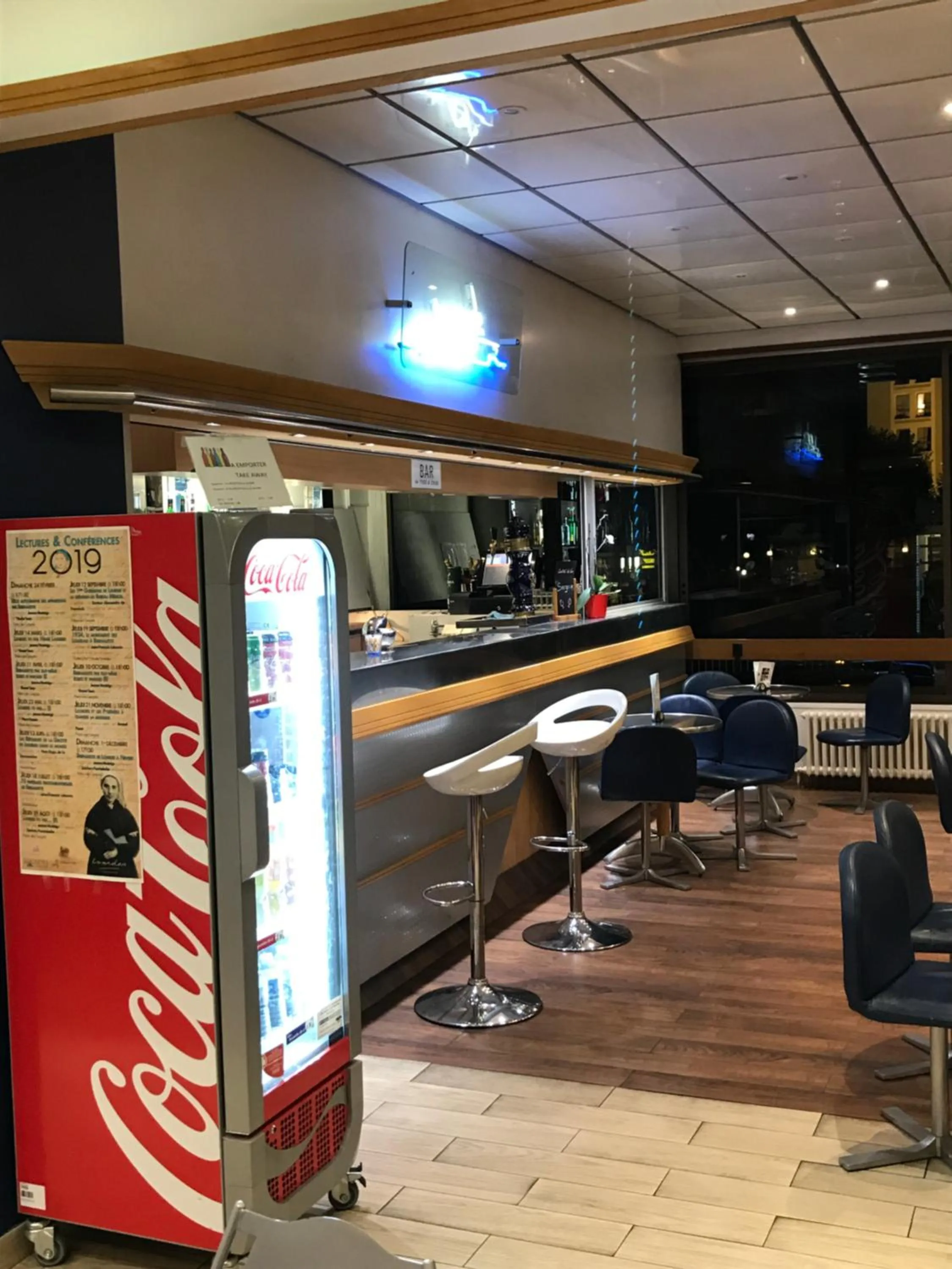 Restaurant/places to eat in Hôtel Christina Lourdes