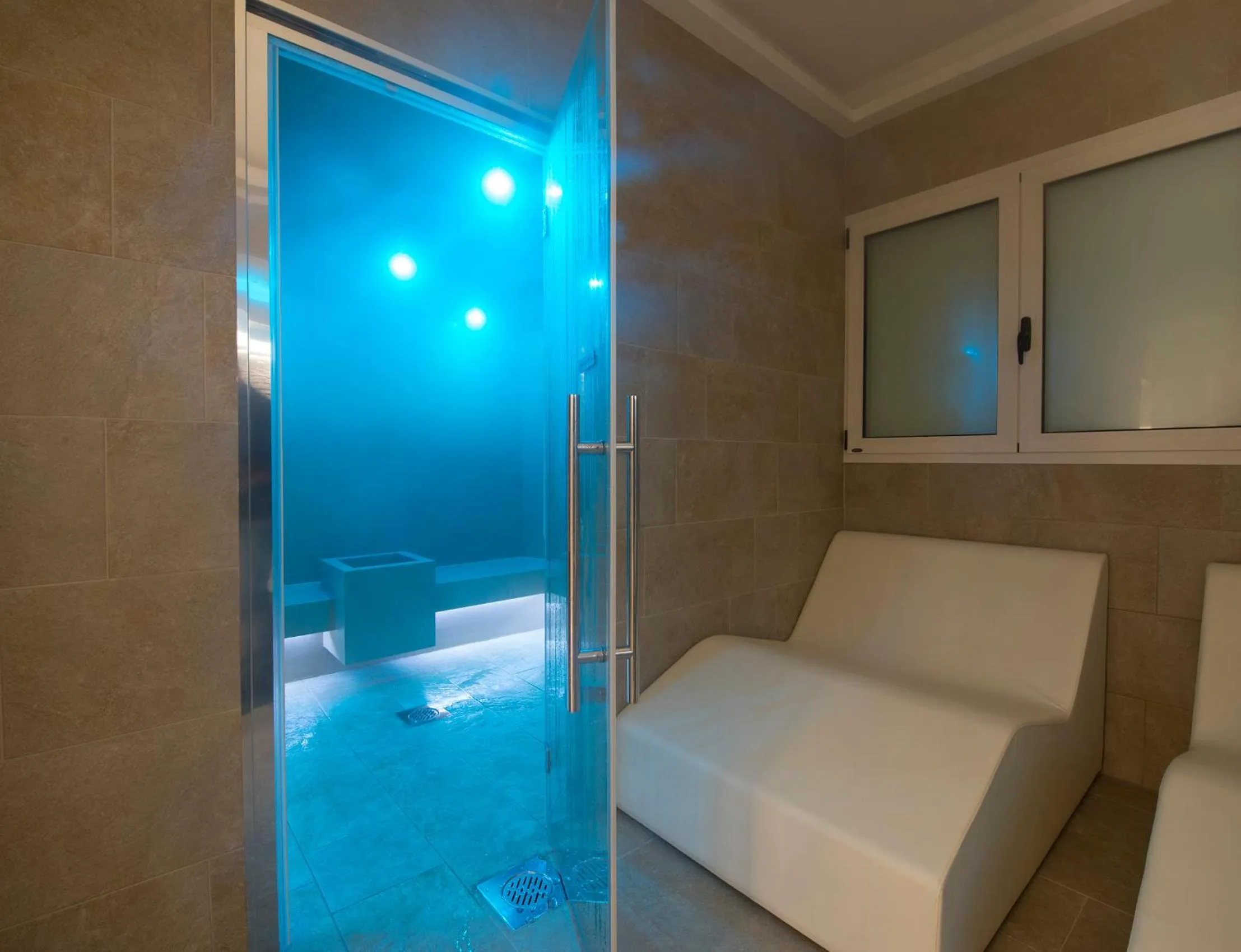 Steam room in Hotel Guglielmo